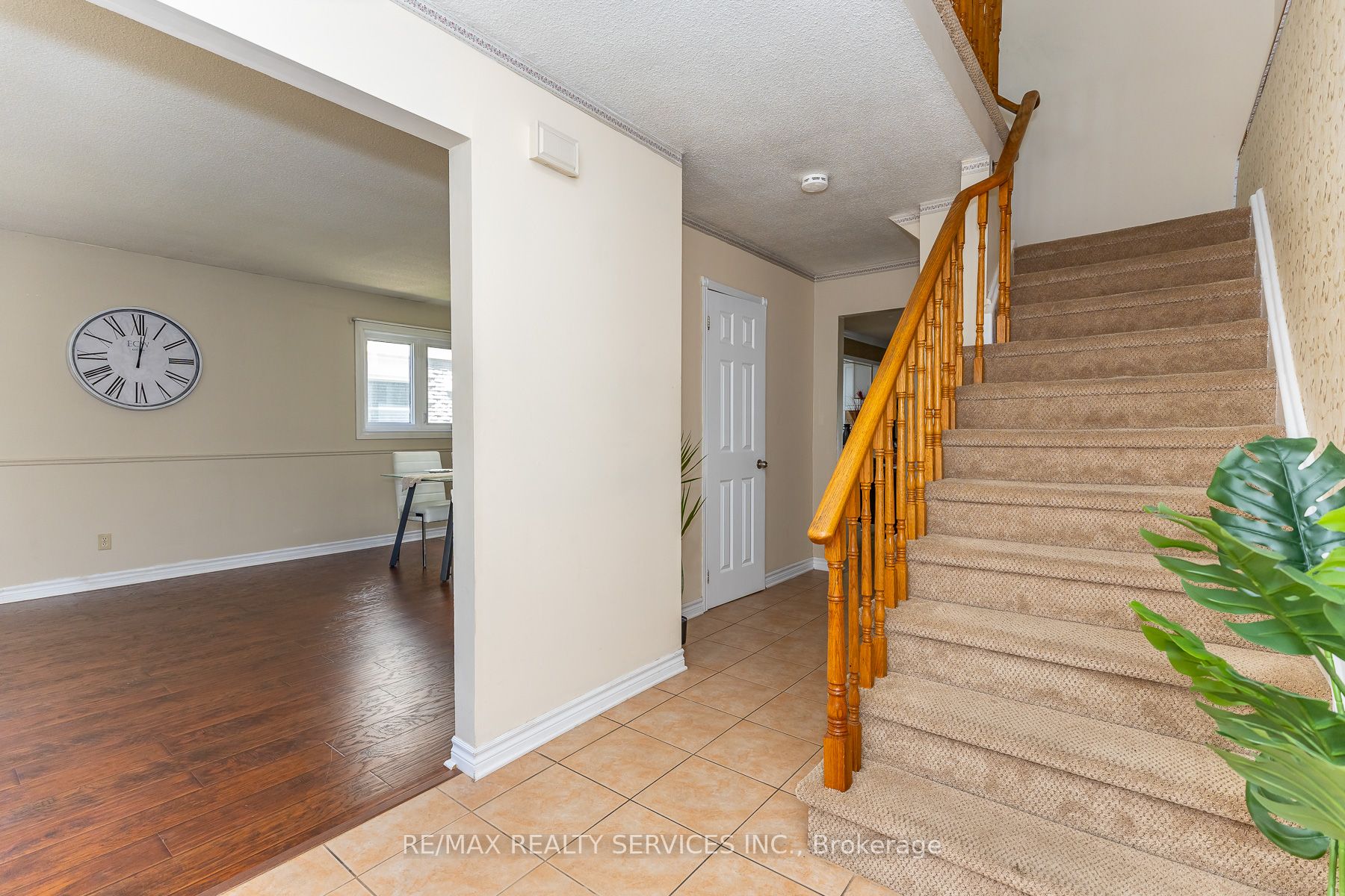 1217 Gloucester Square, Pickering, ON L1V 3P7 photo 3
