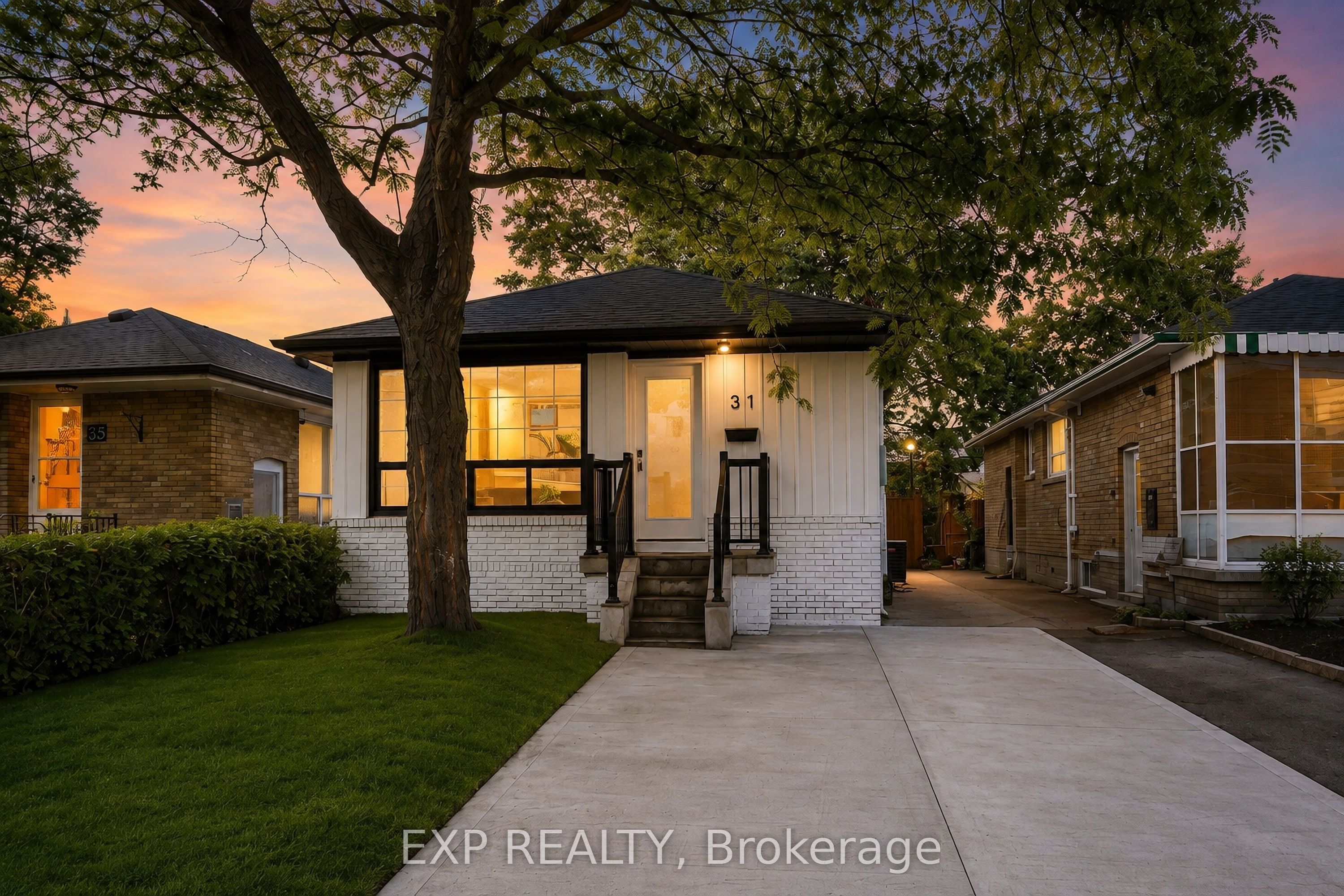 31A Laurel Avenue, Toronto, ON M1K 3J3