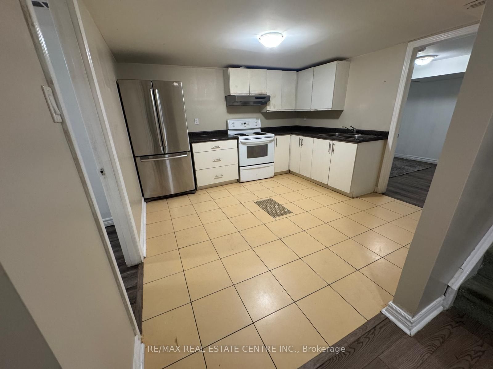546 Laurier Crescent Basement, Pickering, ON L1V 4P9 photo 5