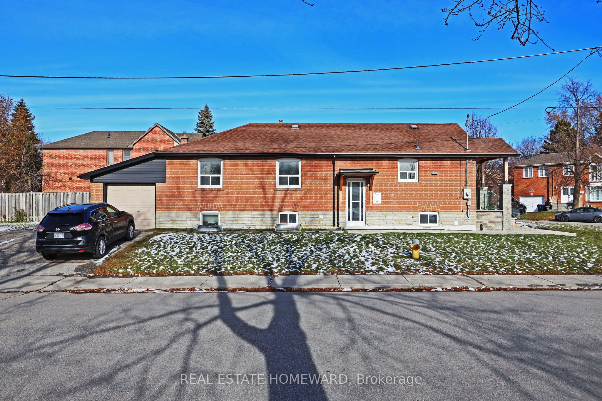 2 Harris Park Drive Lower, Toronto, ON M1L 2Z9 photo 3