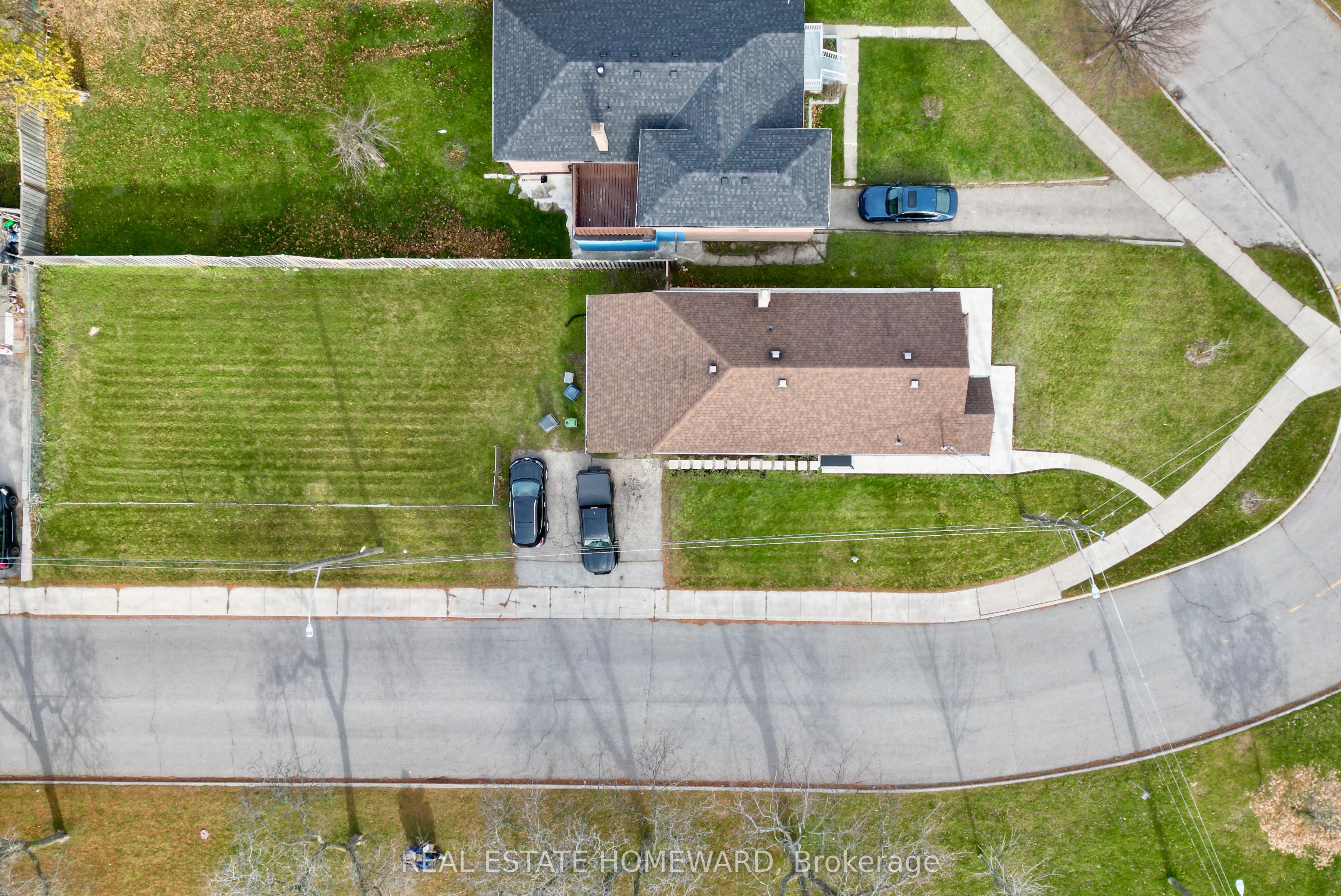 2 Harris Park Drive Lower, Toronto, ON M1L 2Z9 photo 4