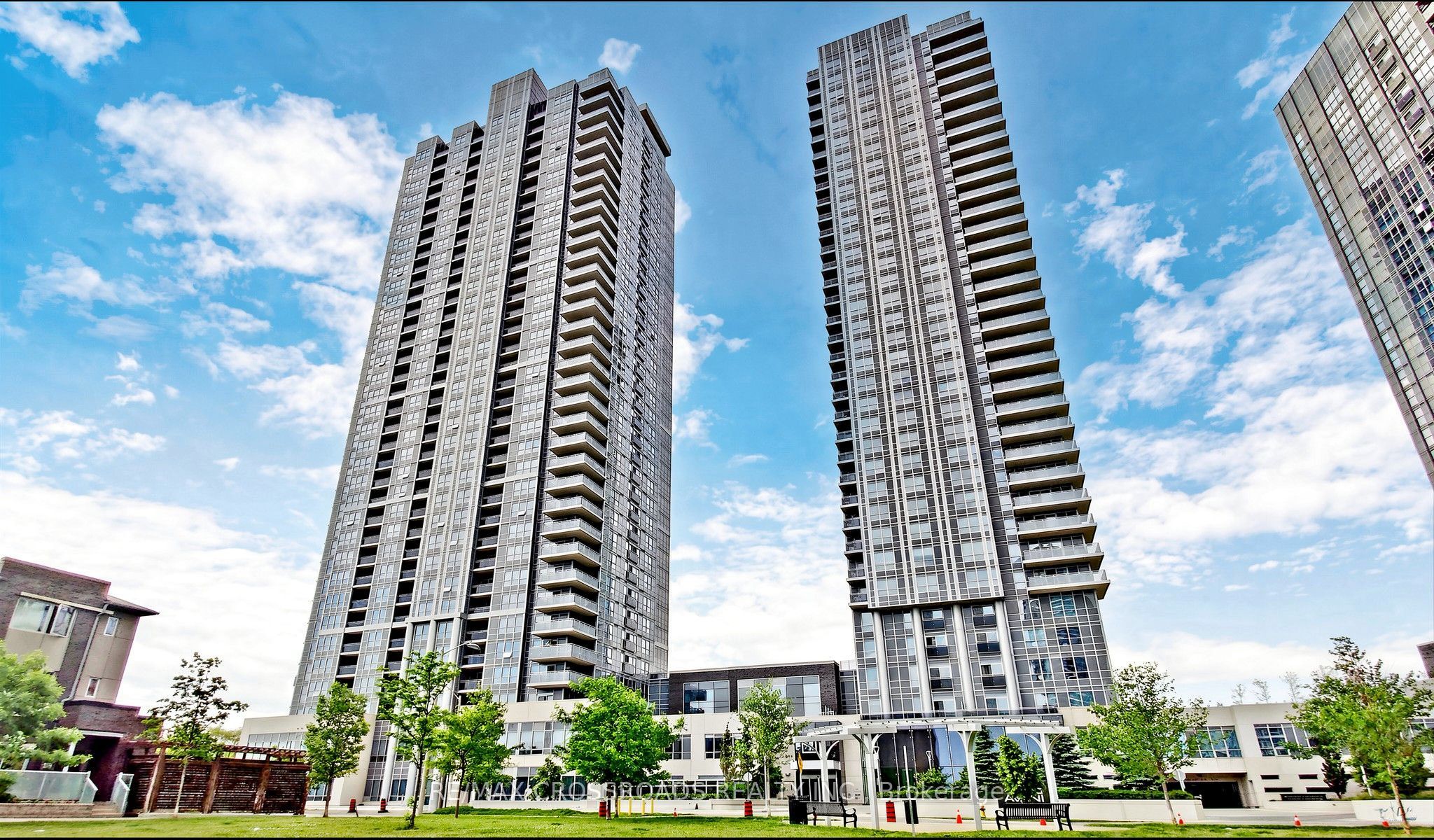275 Village Green Square 525, Toronto, ON M1S 0L8