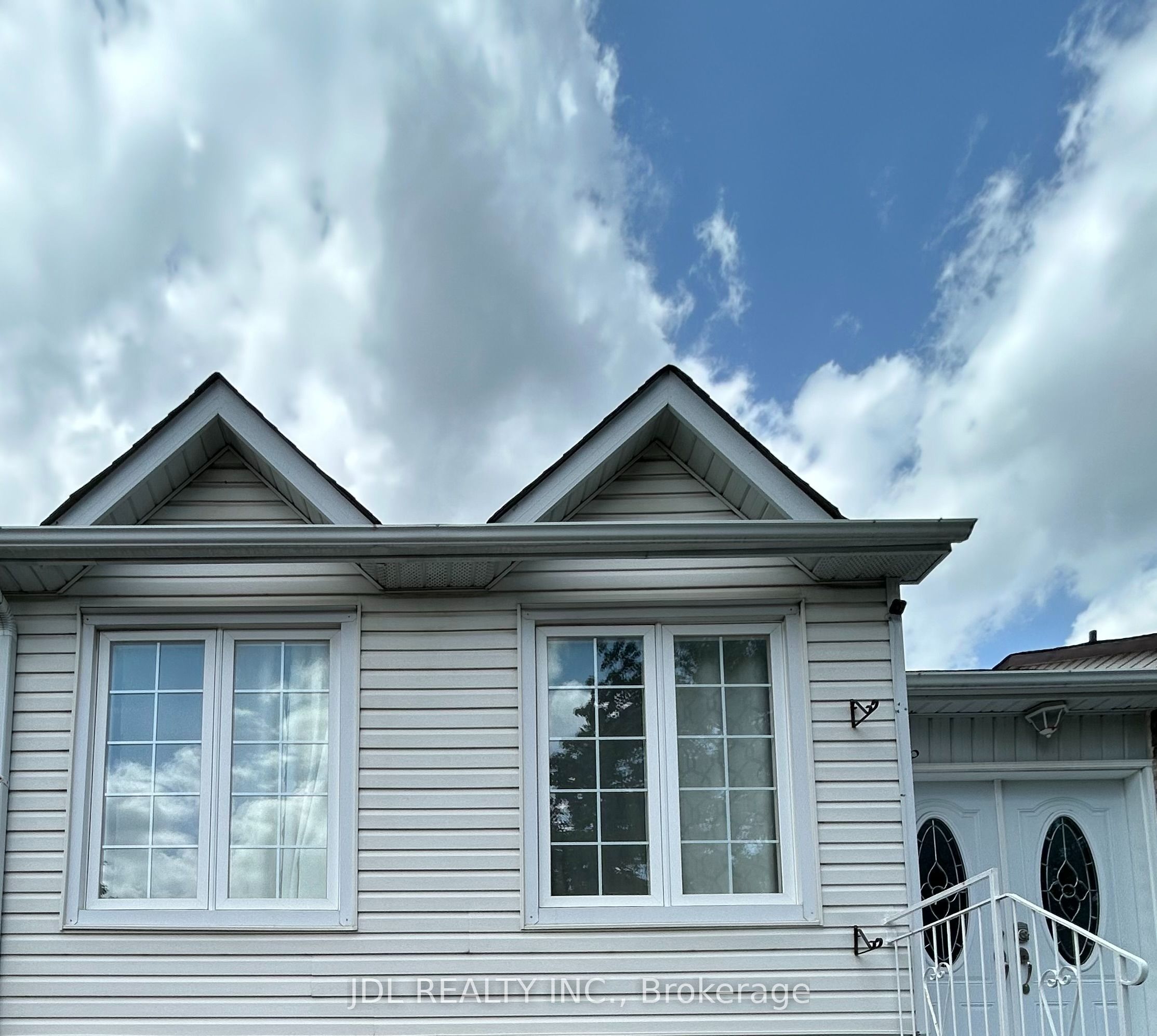 44 Glencoyne Cres Crescent Two-Bedroom Bsmt, Toronto, ON M1W 2Z2