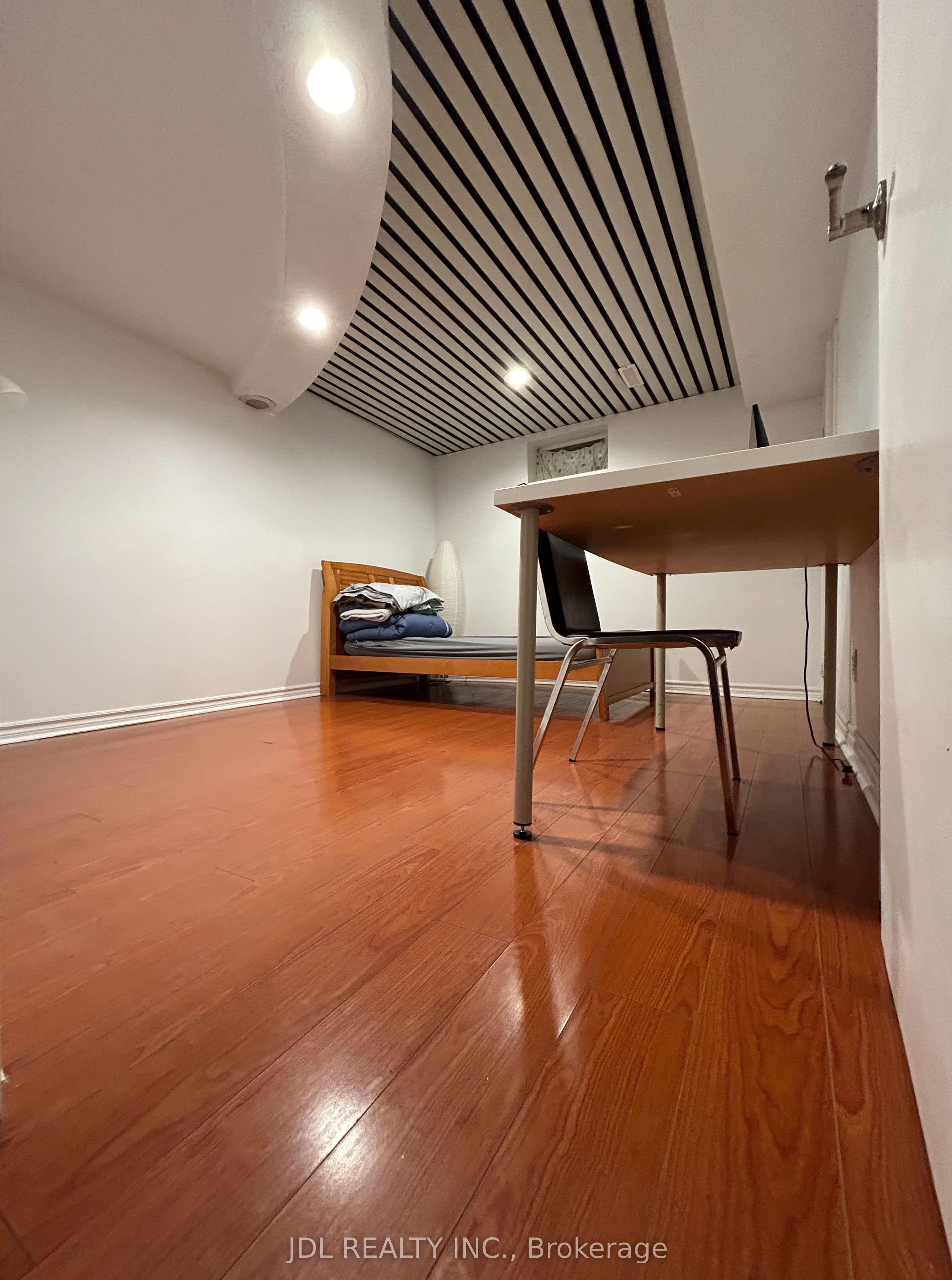 44 Glencoyne Cres Crescent Two-Bedroom Bsmt, Toronto, ON M1W 2Z2 photo 3