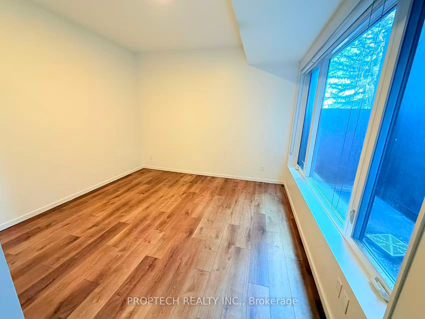 377 Broadview Avenue 206, Toronto, ON M4K 2M7 photo 3