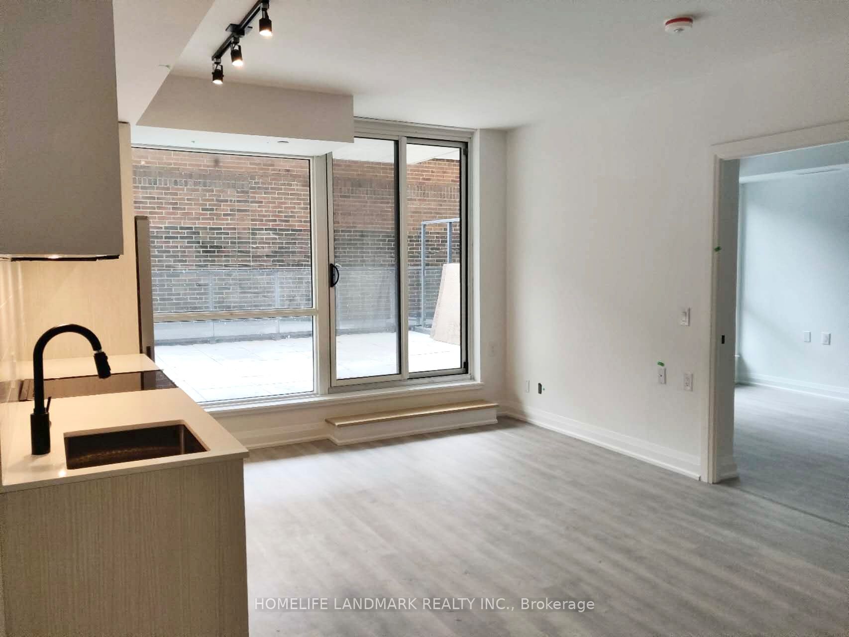 2369 Danforth Avenue 202, Toronto, ON M4C 0B1 photo 2