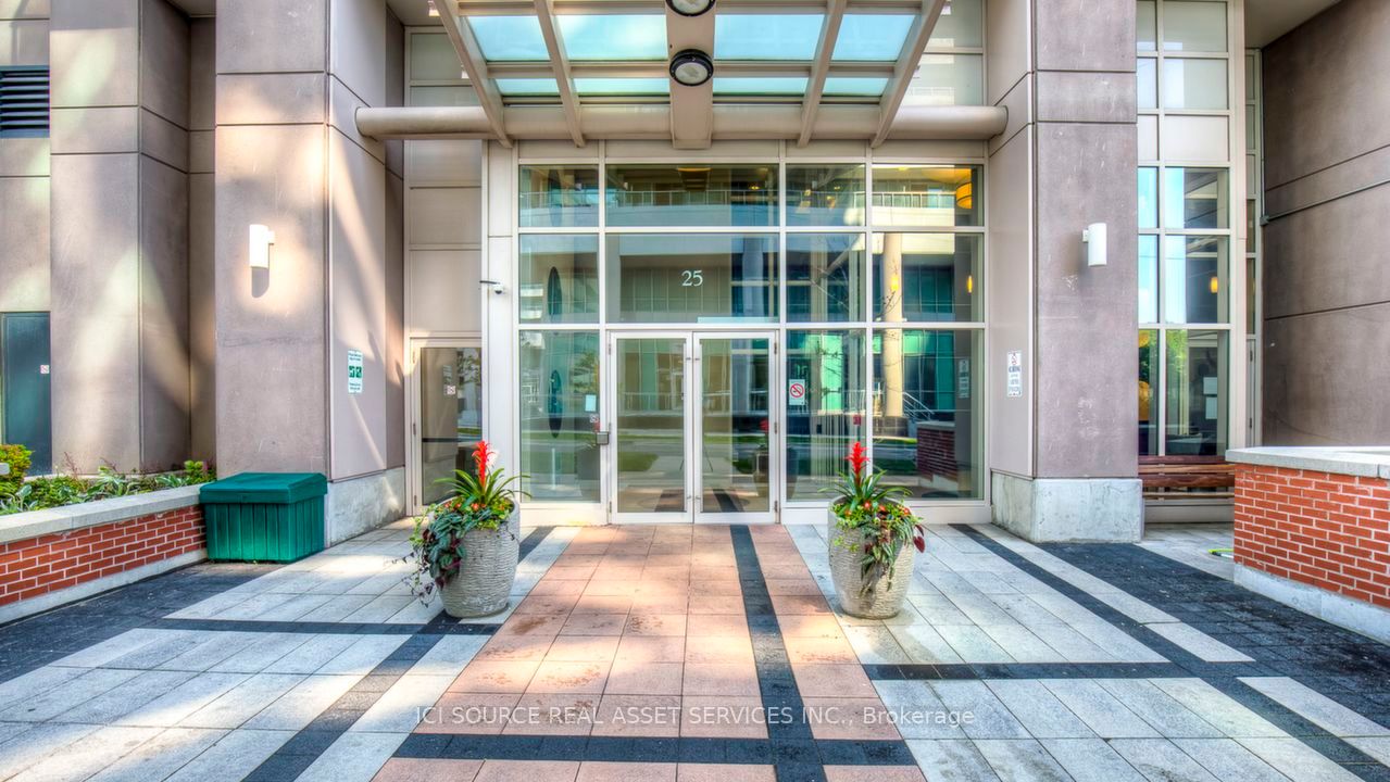 25 Town Centre Court 1001, Toronto, ON M1P 0B4 photo 2