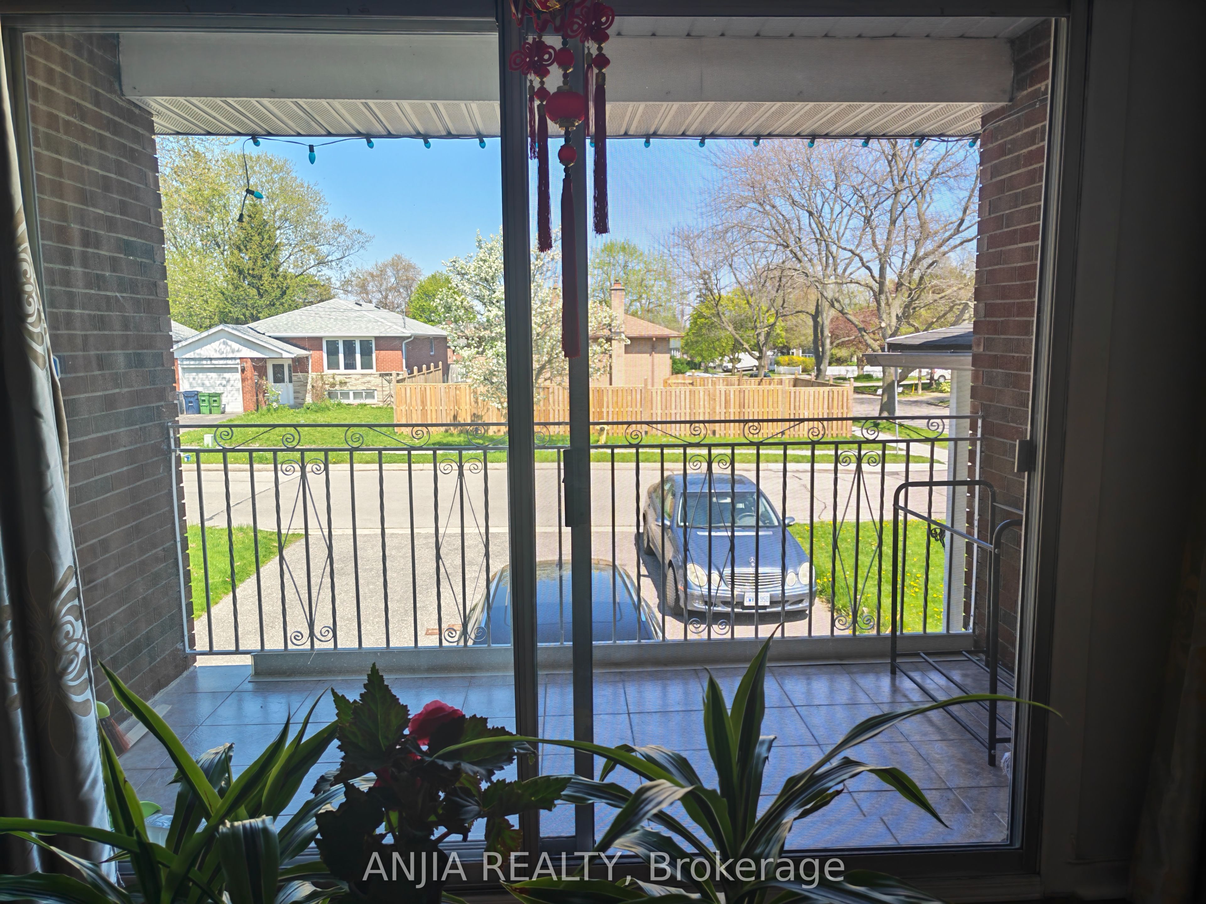 58 Kitchener Road Main, Toronto, ON M1E 2X5 photo 3