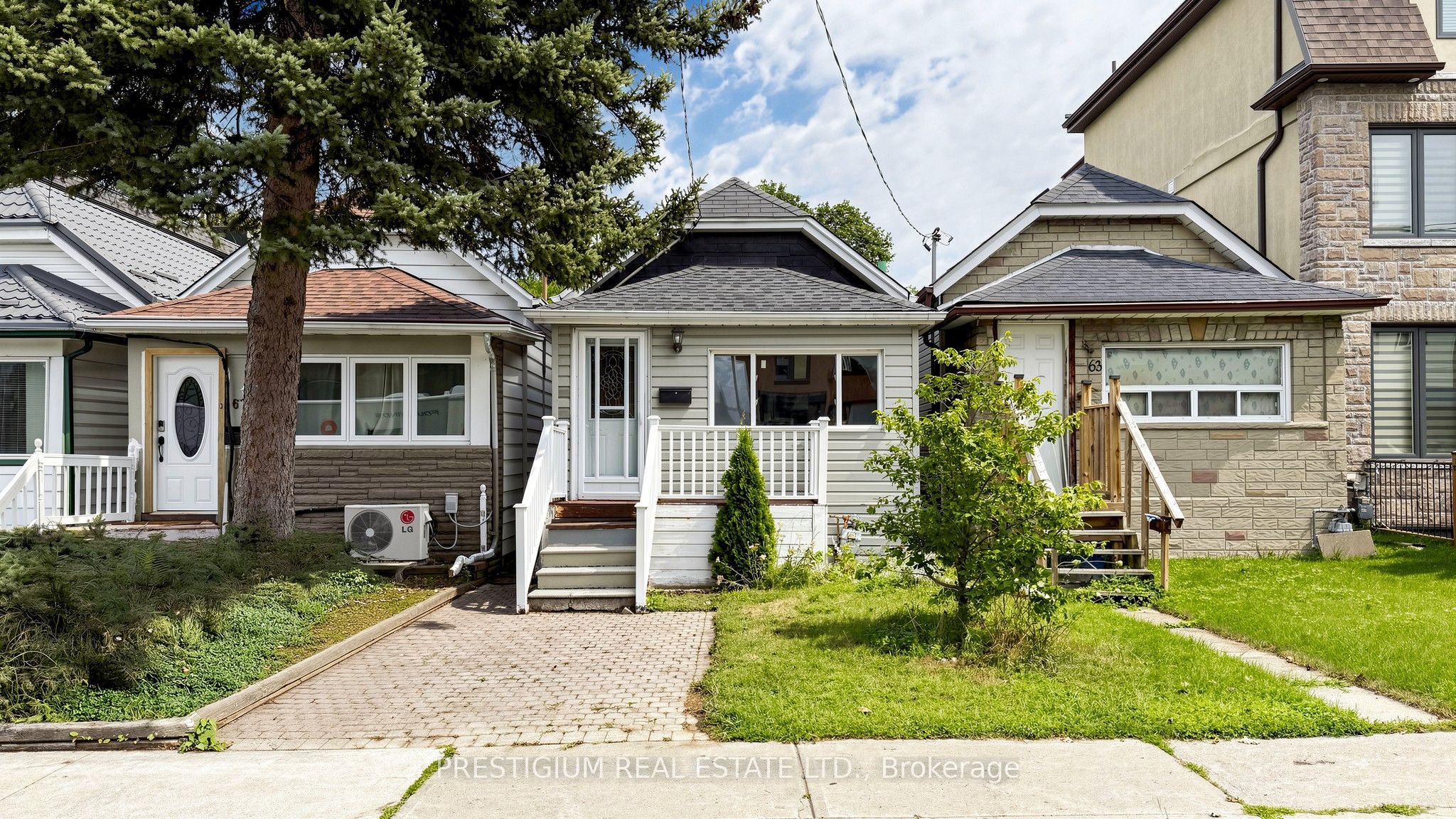 65 Eldon Avenue, Toronto, ON M4C 5G2