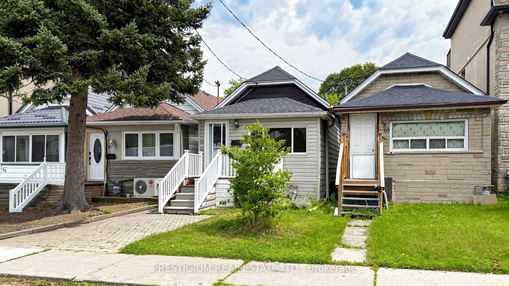 65 Eldon Avenue, Toronto, ON M4C 5G2 photo 2