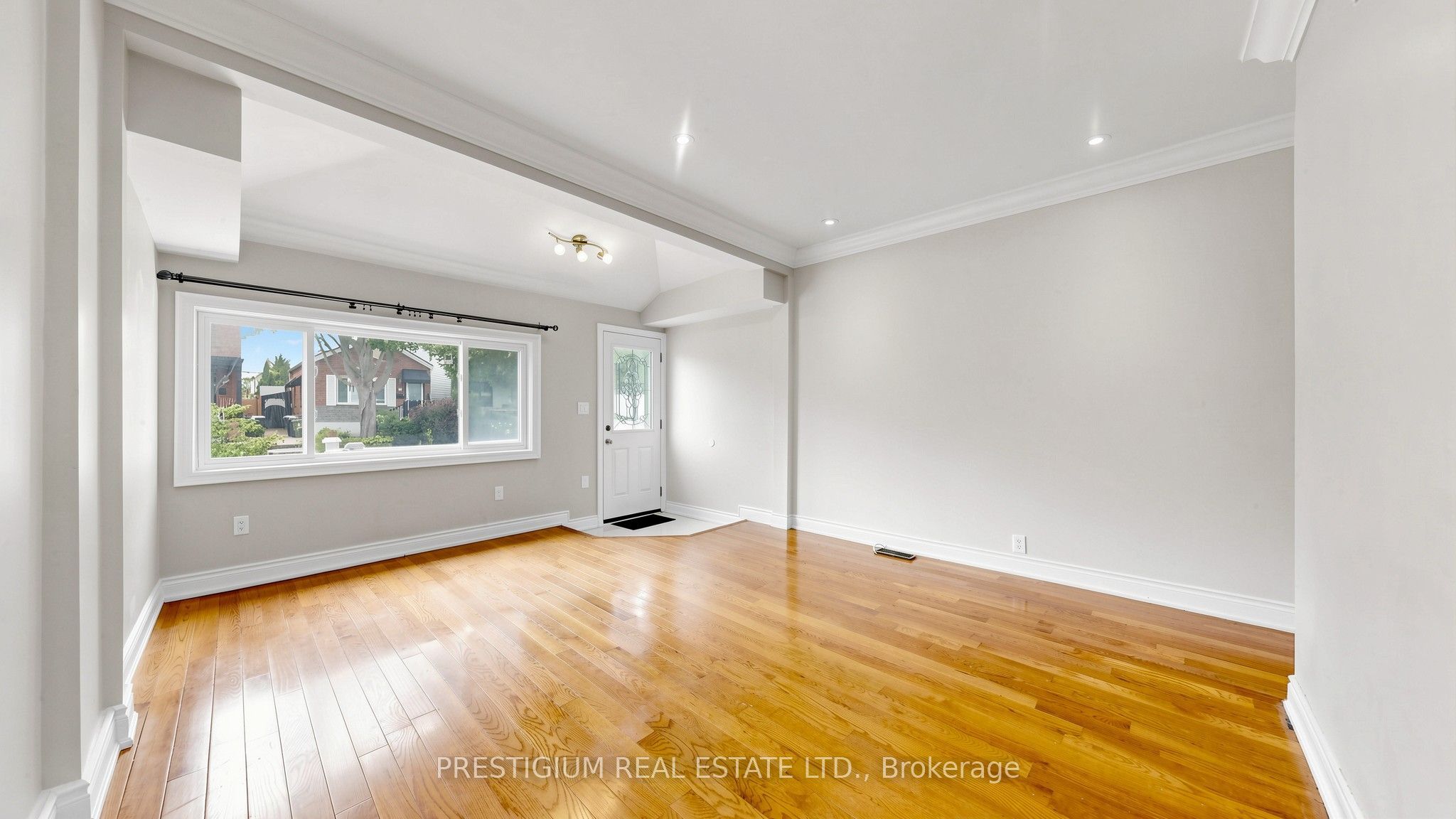65 Eldon Avenue, Toronto, ON M4C 5G2 photo 5