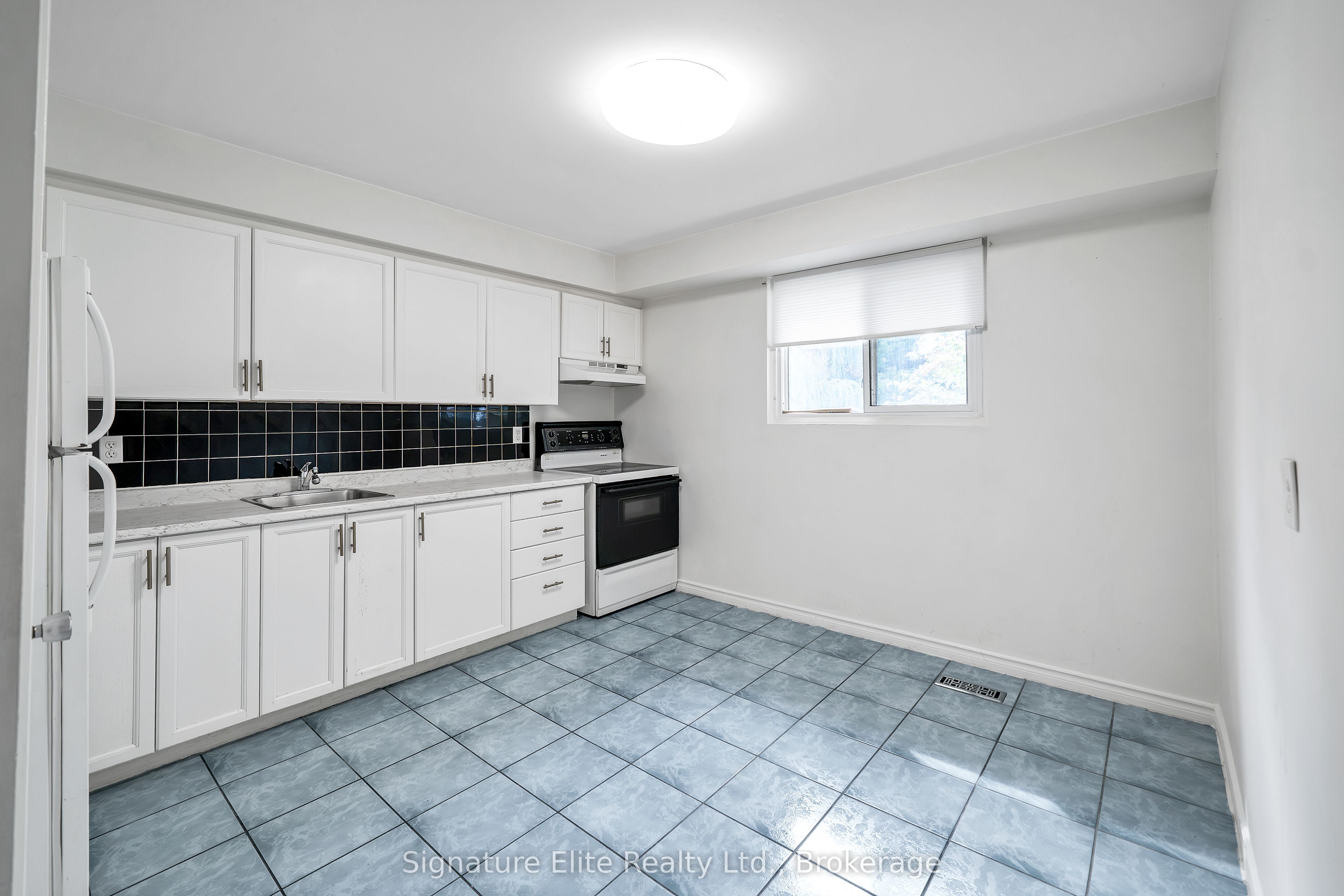 730 Cedar Street 7, Oshawa, ON L1H 4M7