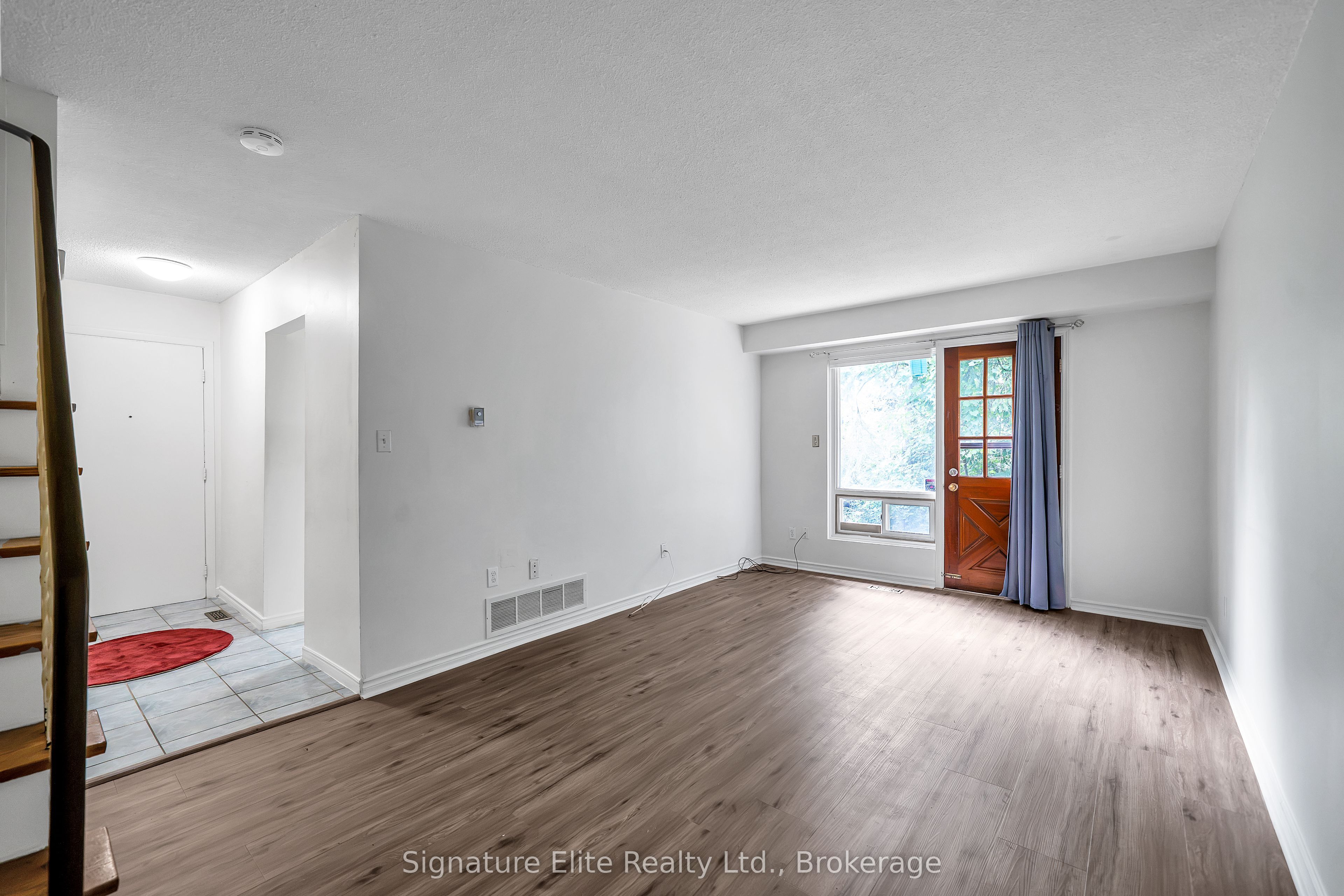 730 Cedar Street 7, Oshawa, ON L1H 4M7 photo 3