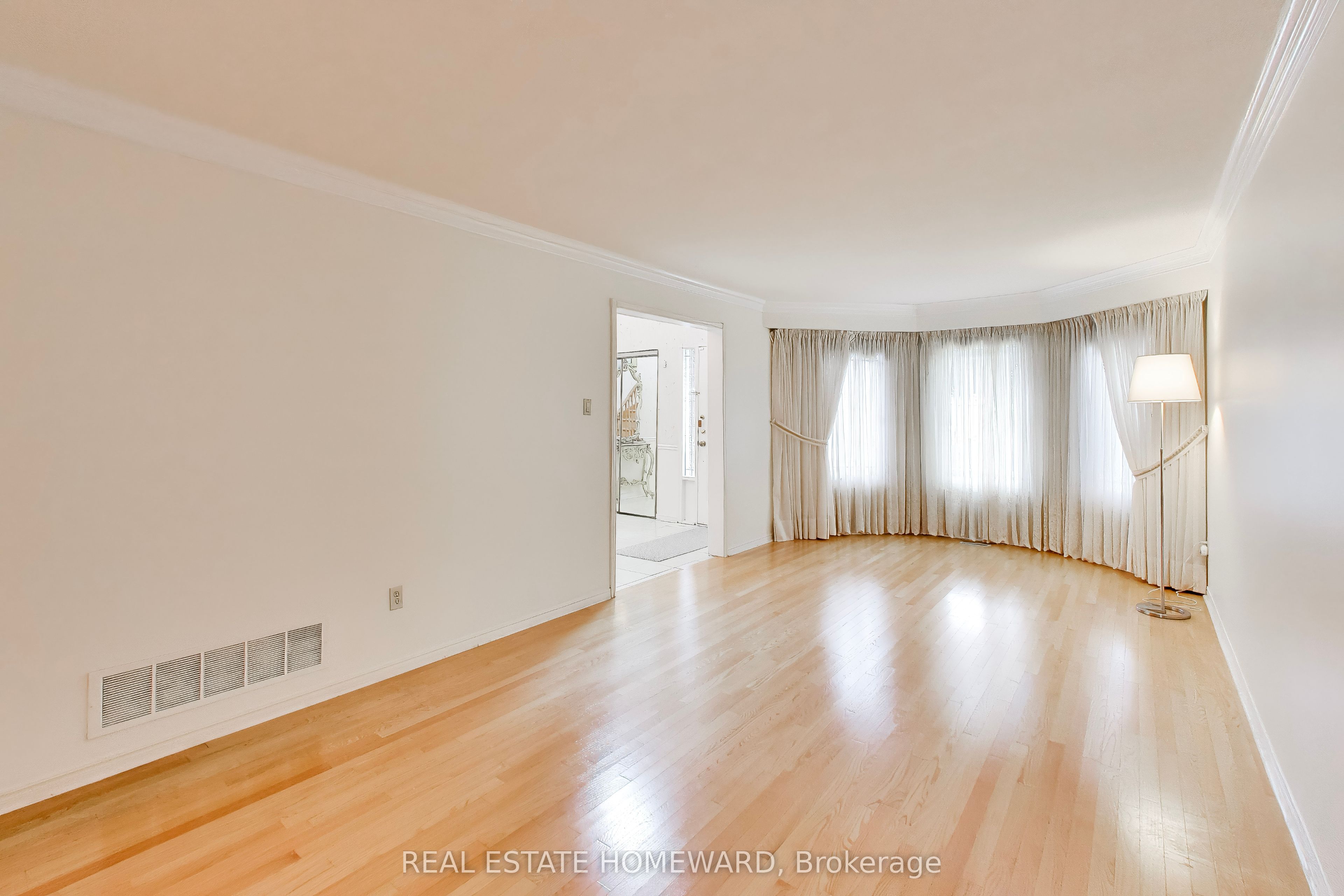 23 Hutchcroft Avenue, Toronto, ON M1V 3S3 photo 4