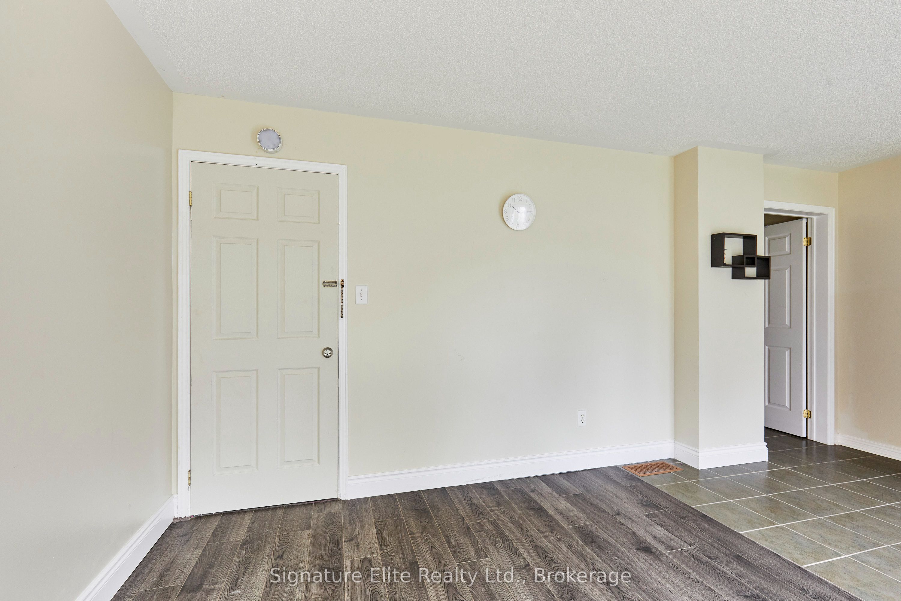 11 Etienne Street Lower, Toronto, ON M1L 0A2 photo 4