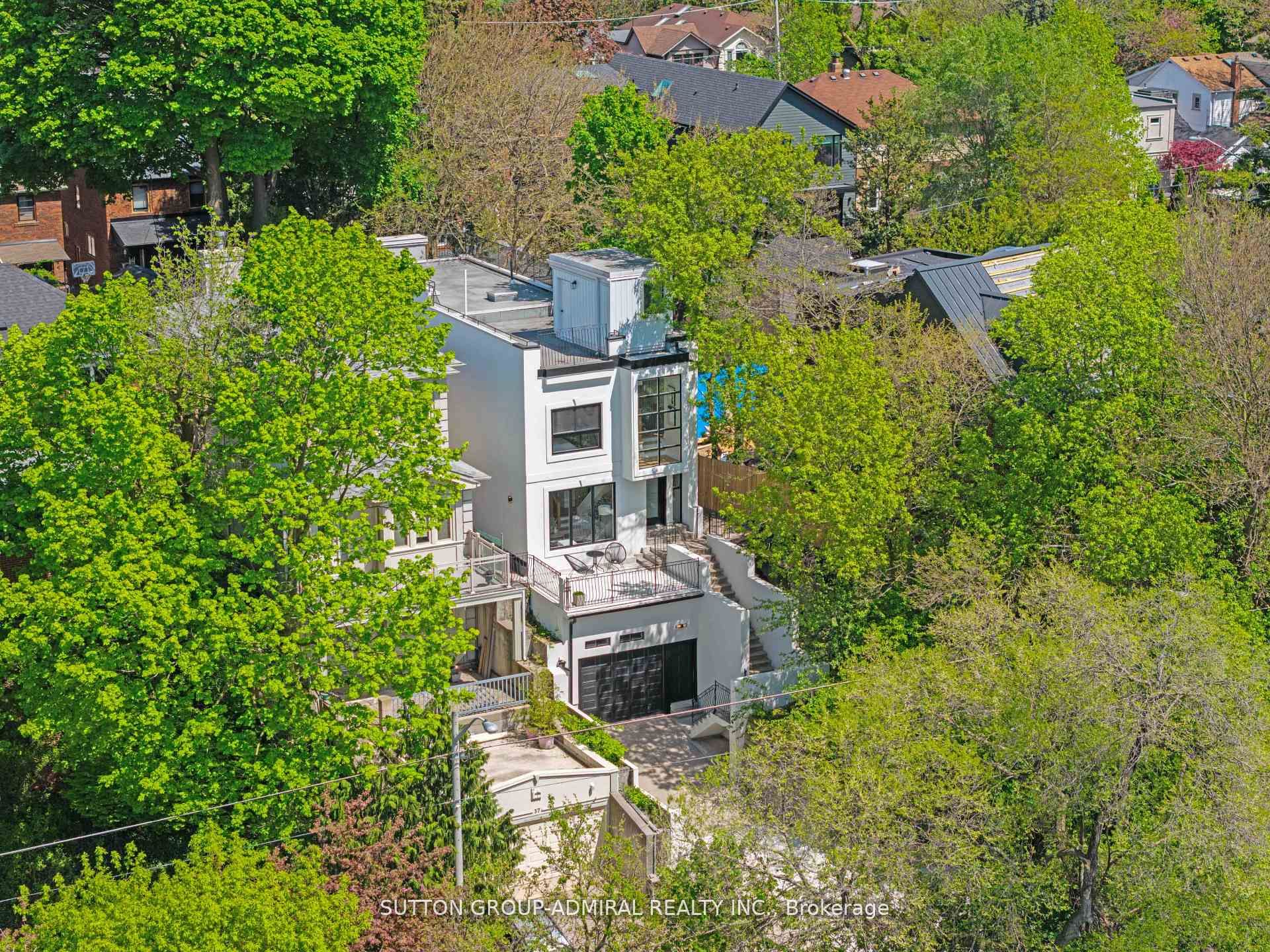 35 Beechwood Drive, Toronto, ON M4K 3H7 photo 2