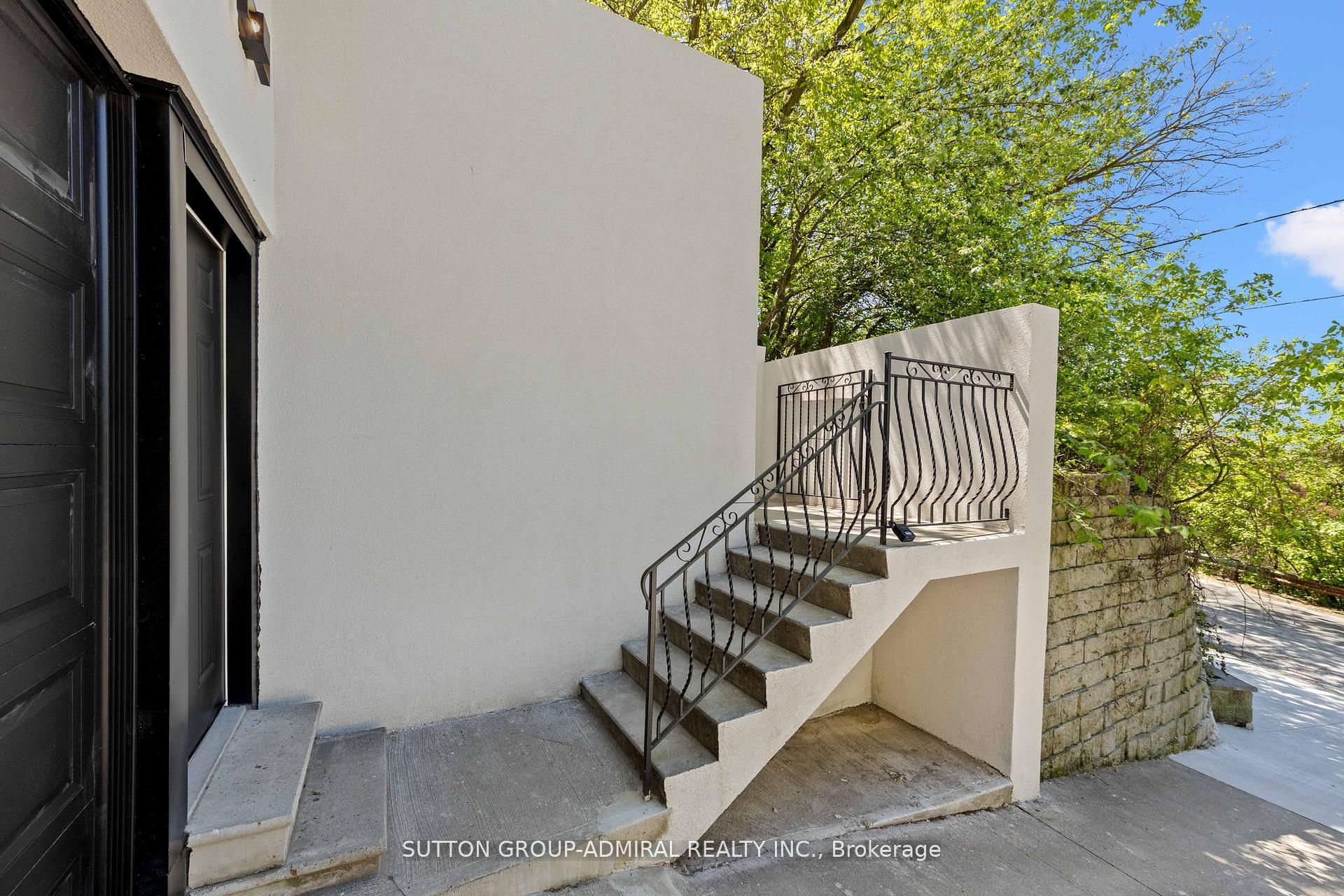 35 Beechwood Drive, Toronto, ON M4K 3H7 photo 4