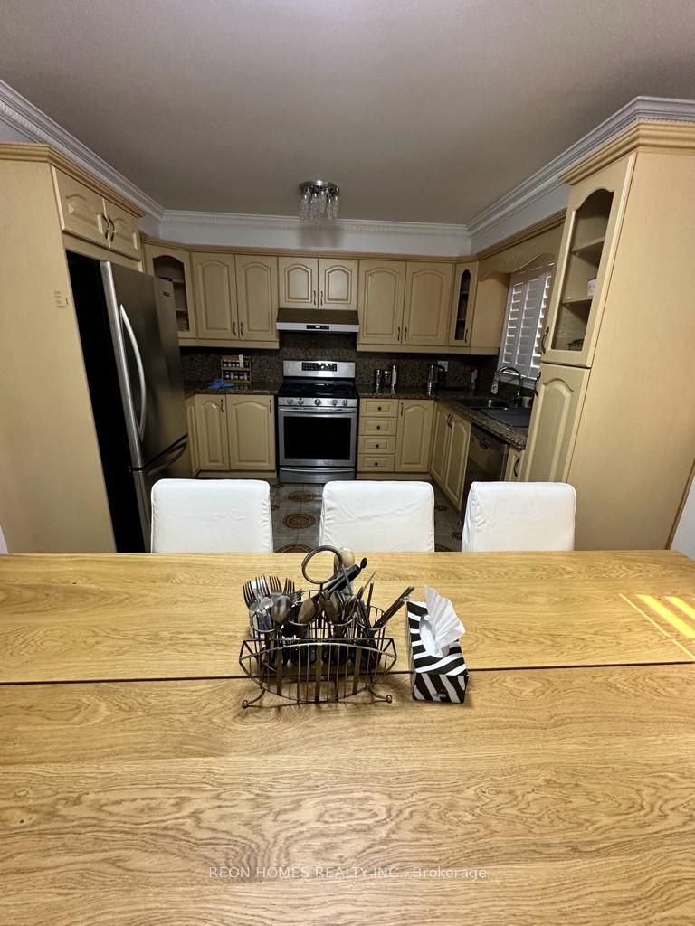 3 Lord Roberts Drive, Toronto, ON M1K 3W1 photo 4