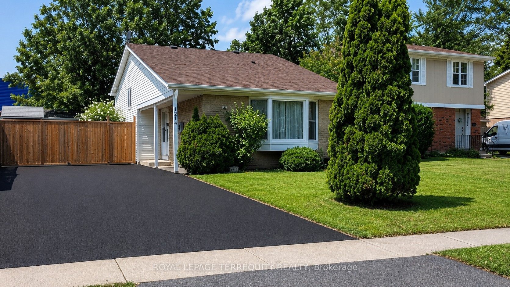 1214 Trowbridge Drive, Oshawa, ON L1G 7H2