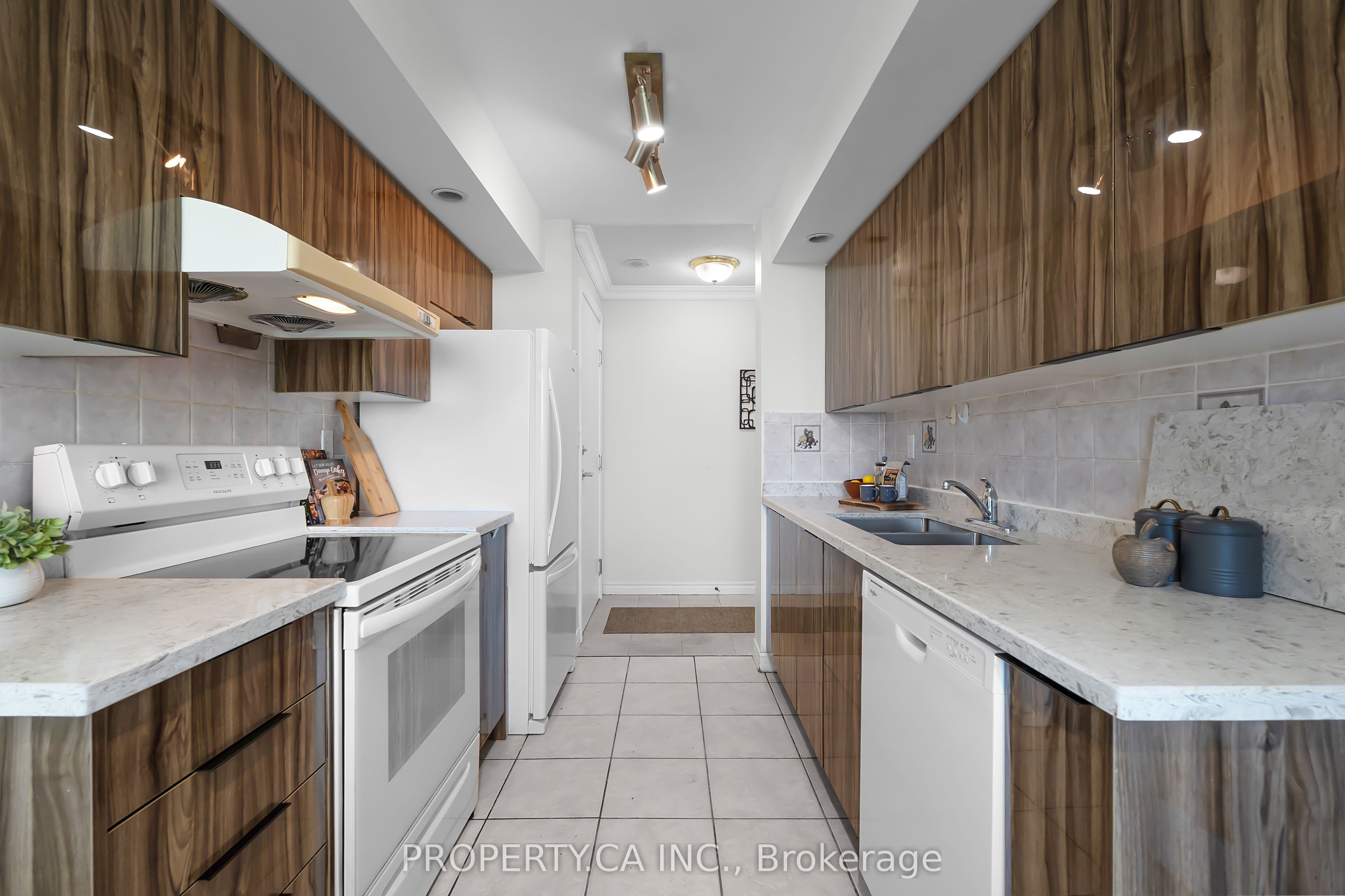 123 Omni Drive 962, Toronto, ON M1P 5A8 photo 4