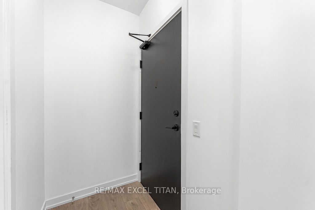 1480 Bayly Street 1707, Pickering, ON L1W 0C2 photo 3