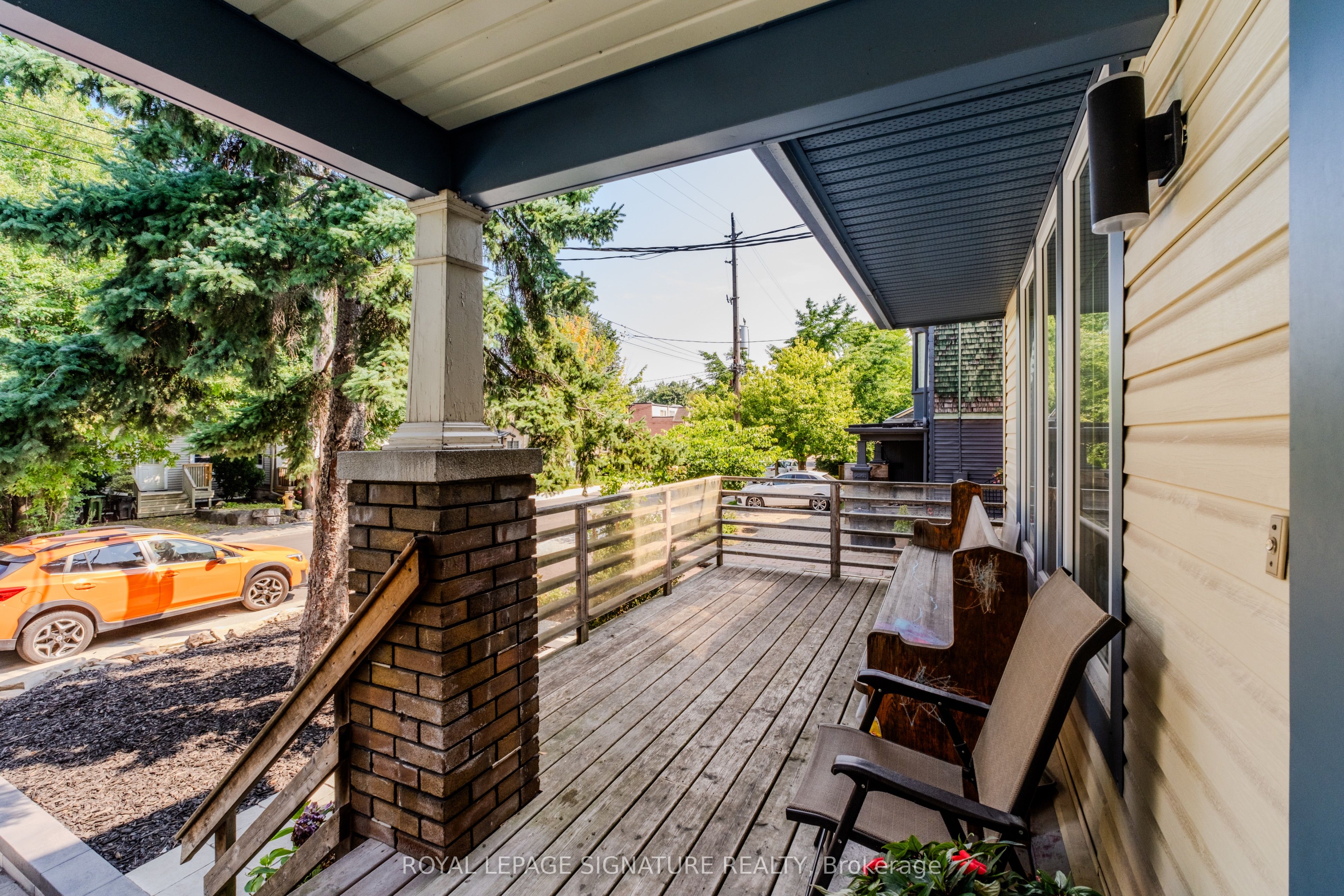 15 Battenberg Avenue, Toronto, ON M4L 1J7 photo 5