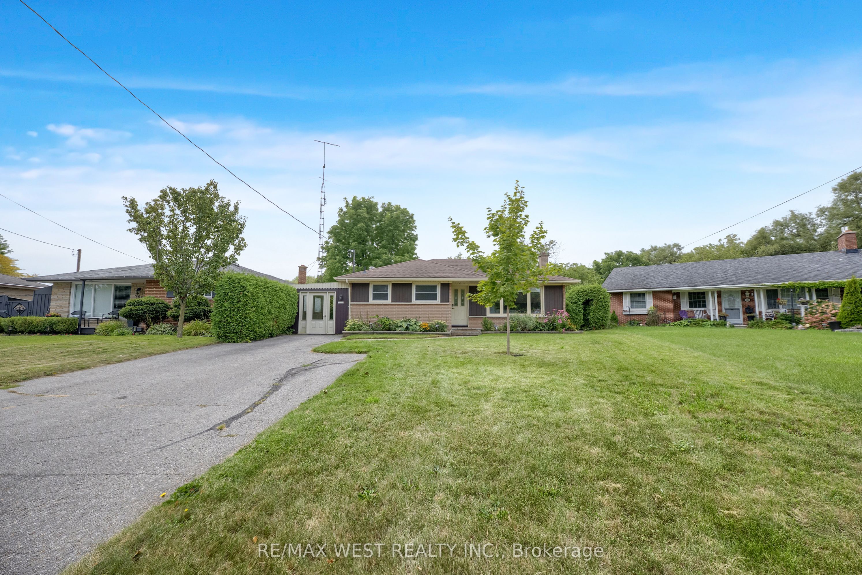 397 Brentwood Avenue Main, Oshawa, ON L1G 2S7 photo 2