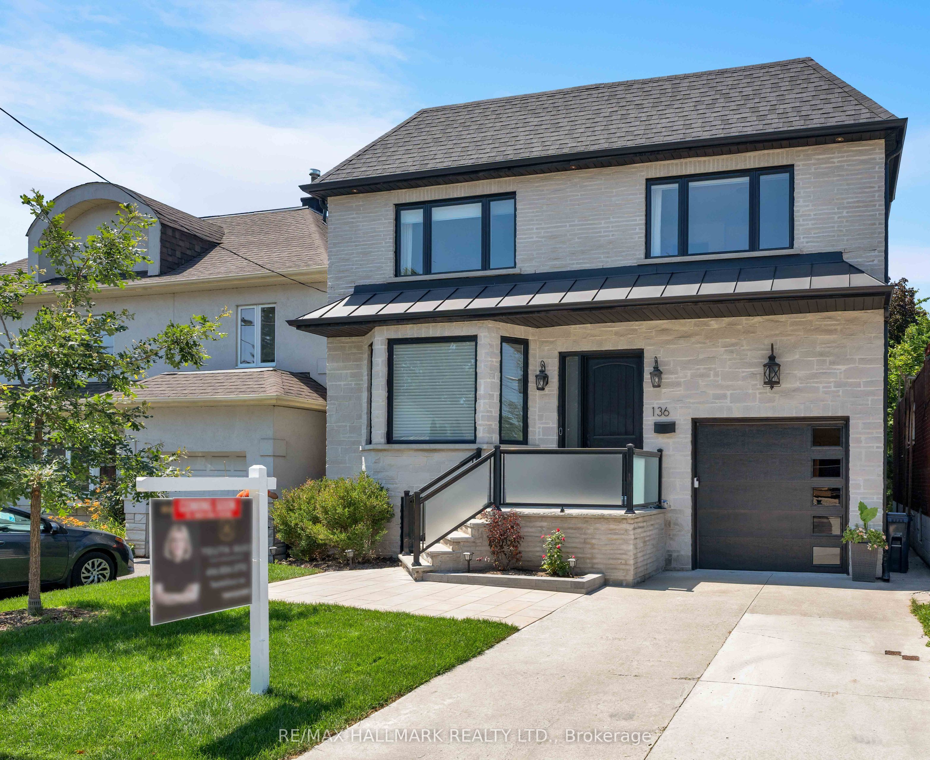 136 Glenwood Crescent, Toronto, ON M4B 1K2 photo 2