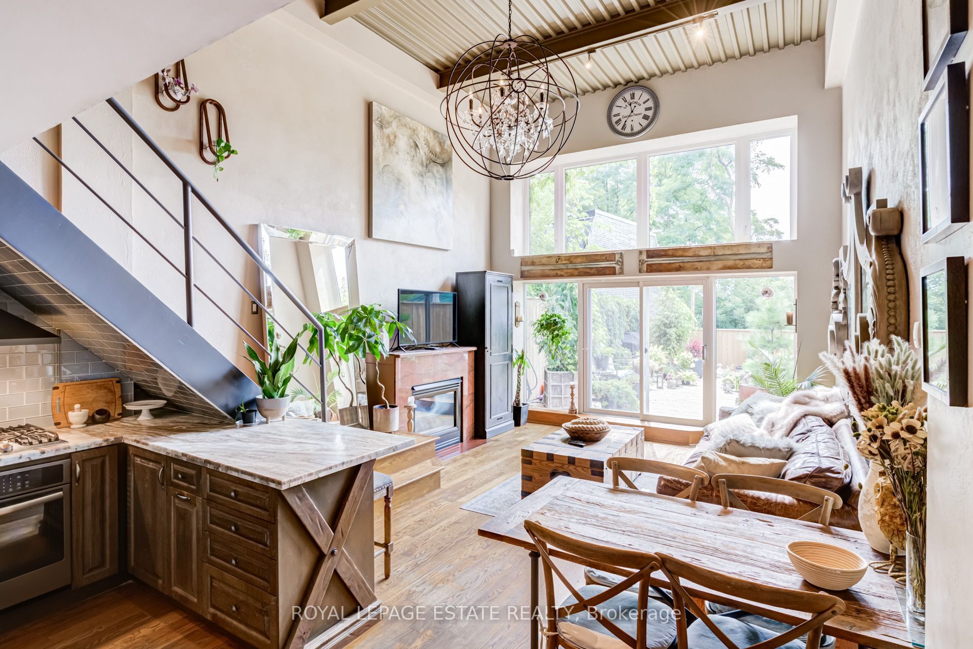 517 Kingston Road 6, Toronto, ON M4L 1V5 photo 2