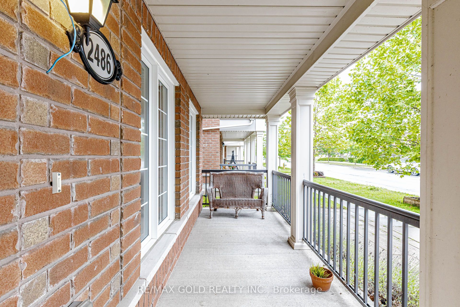 2486 William Jackson Drive, Pickering, ON L1V 2P9 photo 3
