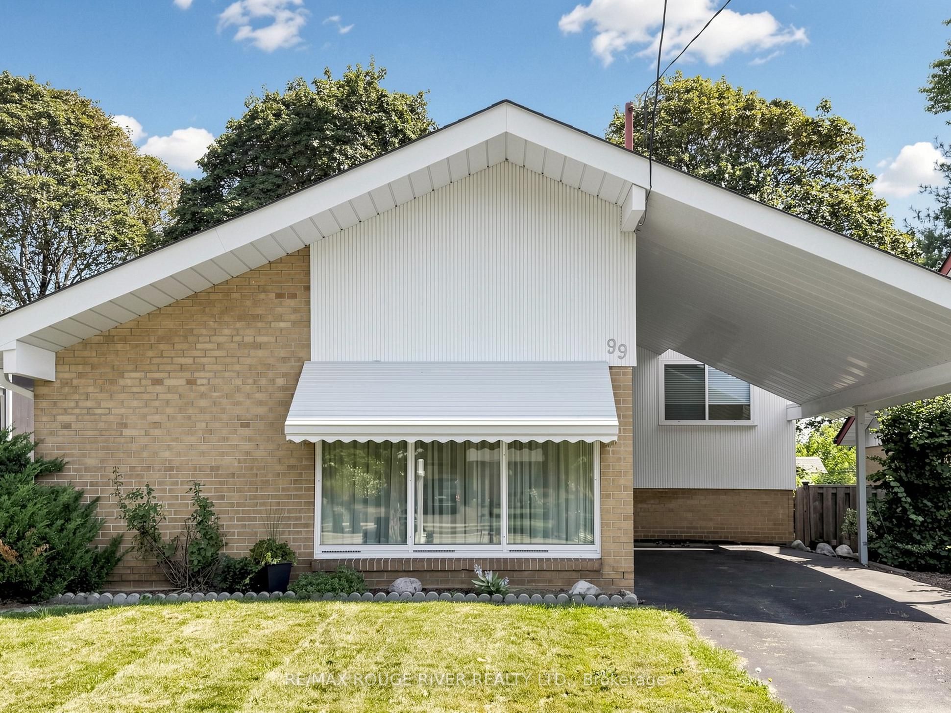 99 Oakley Boulevard, Toronto, ON M1P 3P8 photo 2