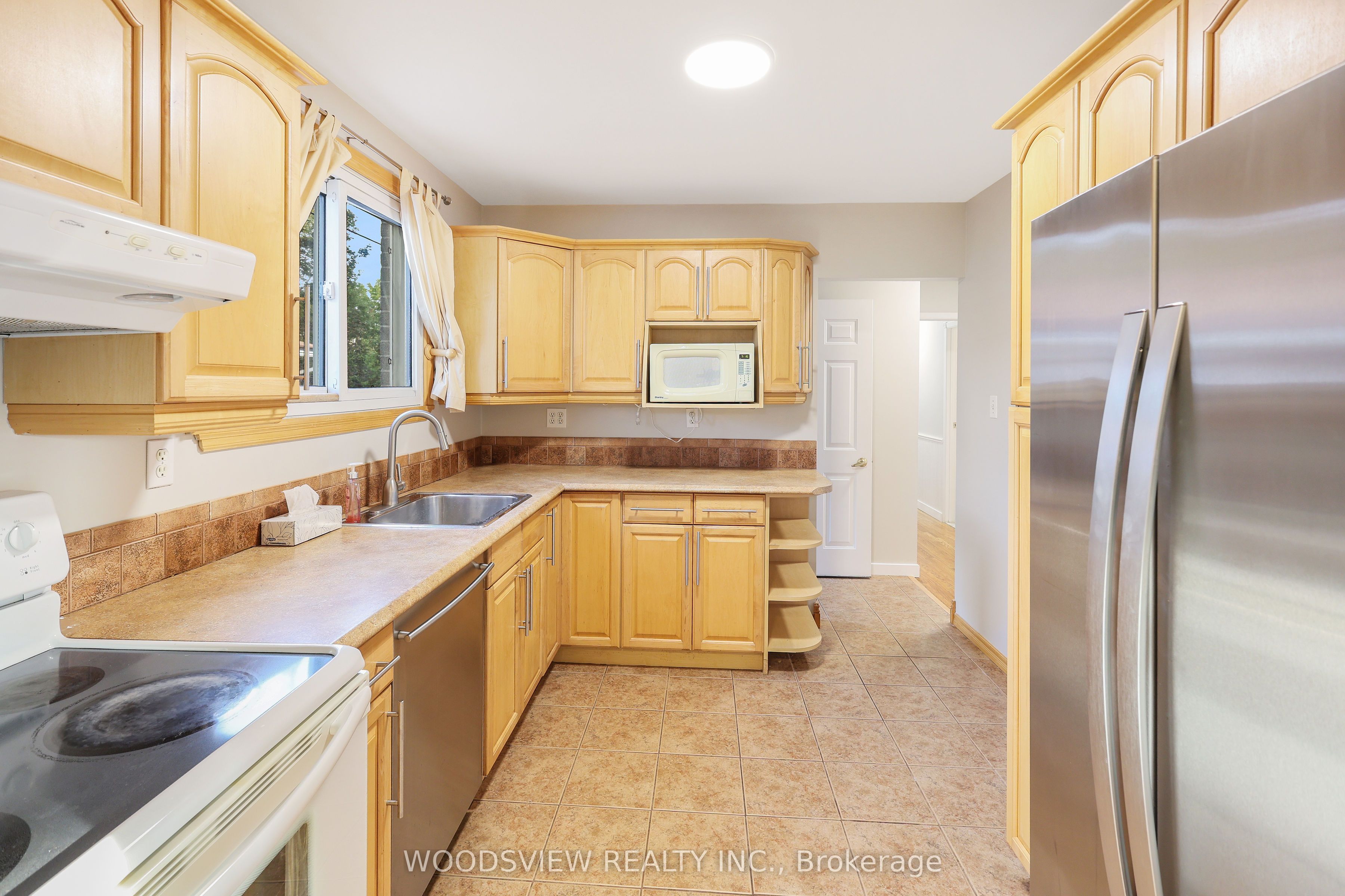 851 Moretta Avenue, Pickering, ON L1W 2K1 photo 4