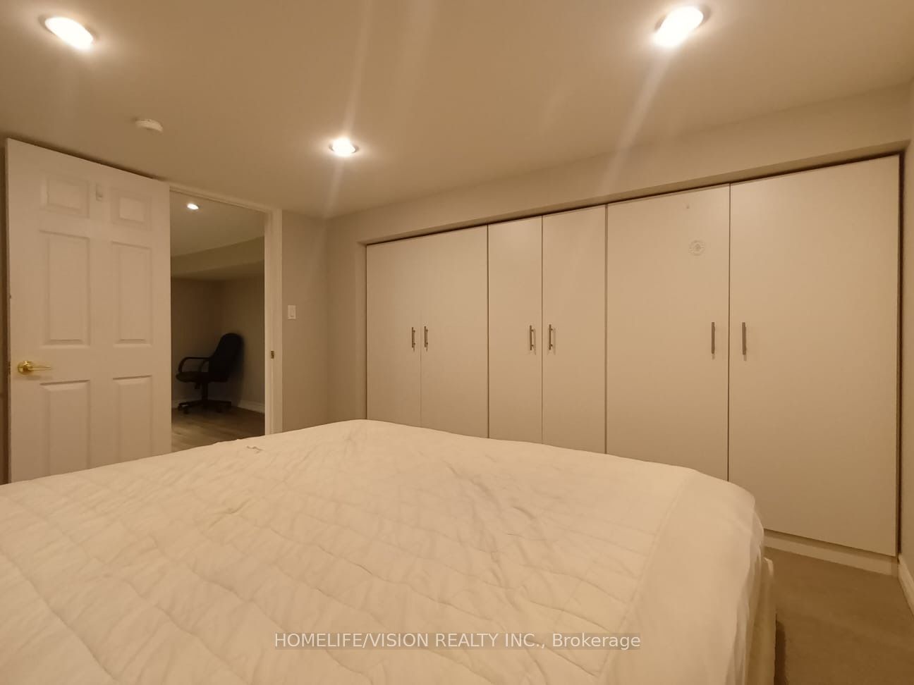 80 Binswood Avenue Basement, Toronto, ON M4C 3N8 photo 3