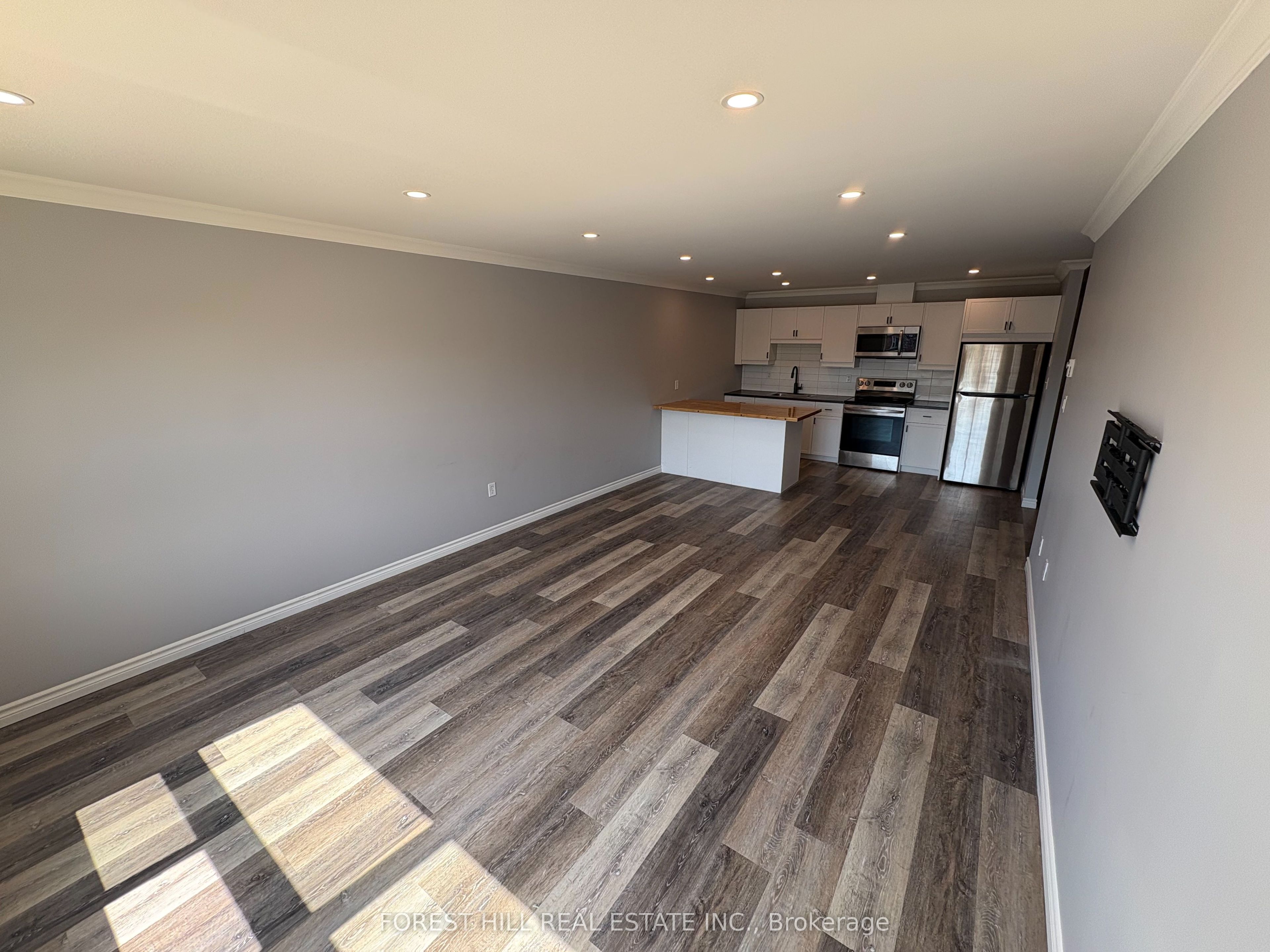 130 King Street E 5, Clarington, ON L1C 1N7 photo 3