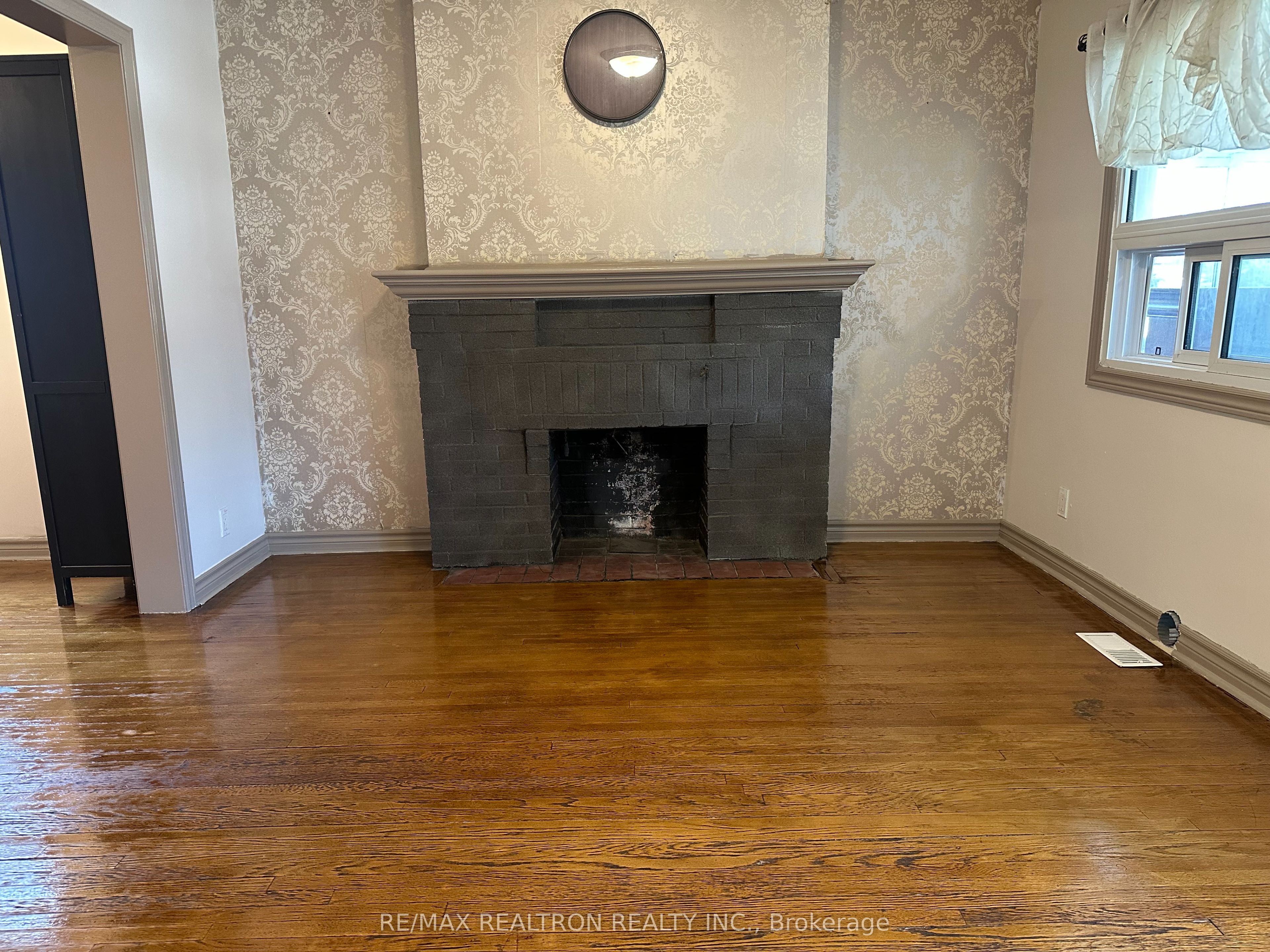 18 Phillip Avenue, Toronto, ON M1N 3P9 photo 5