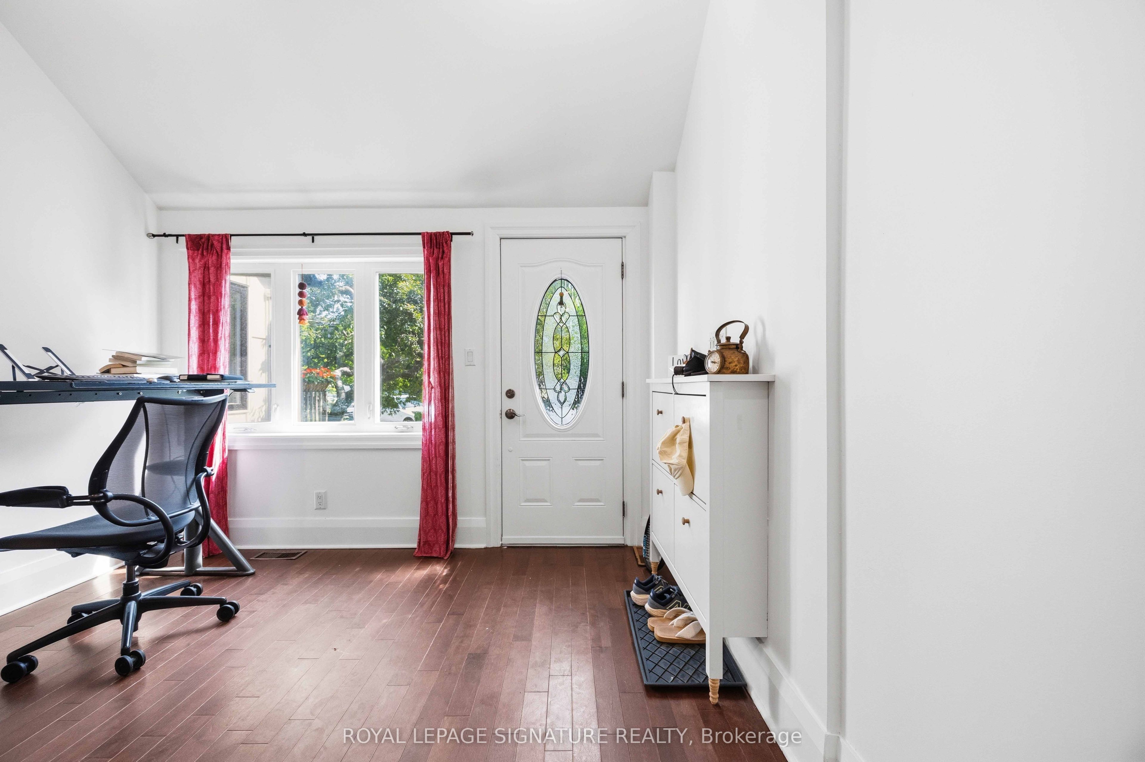 150 Elmer Avenue, Toronto, ON M4L 3S1 photo 2