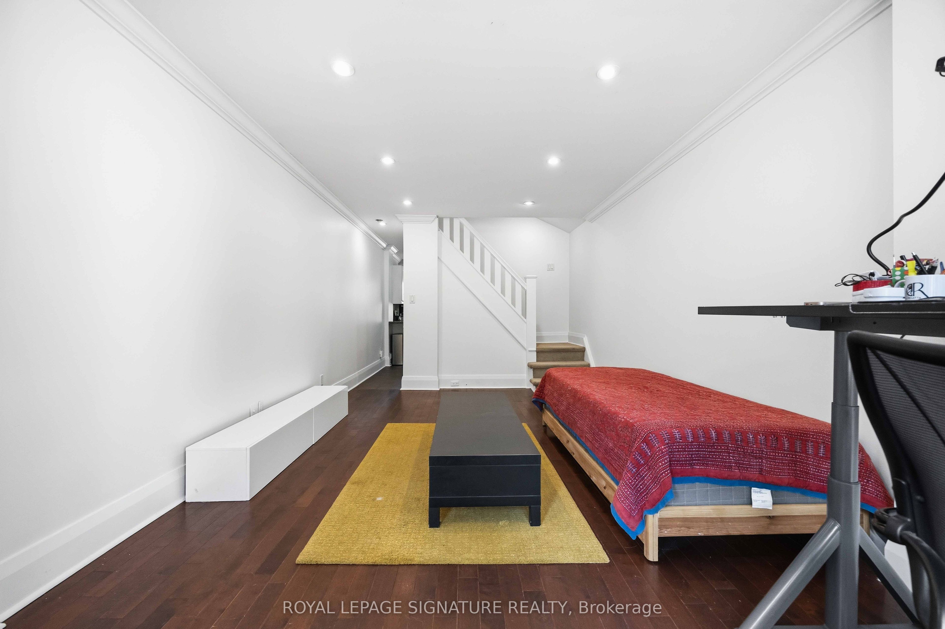 150 Elmer Avenue, Toronto, ON M4L 3S1 photo 4