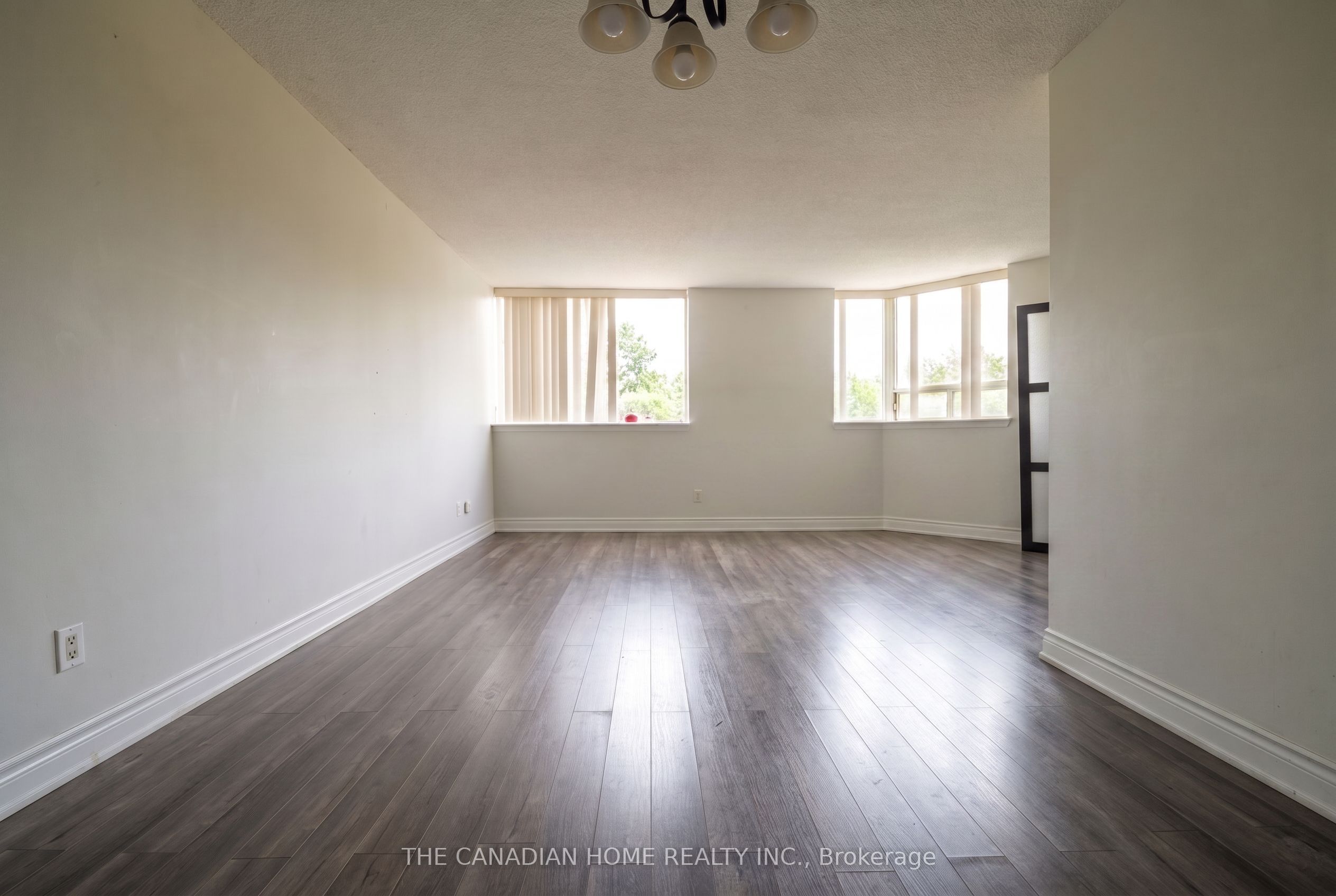 2466 Eglinton Avenue E 214, Toronto, ON M1K 5J8 photo 2