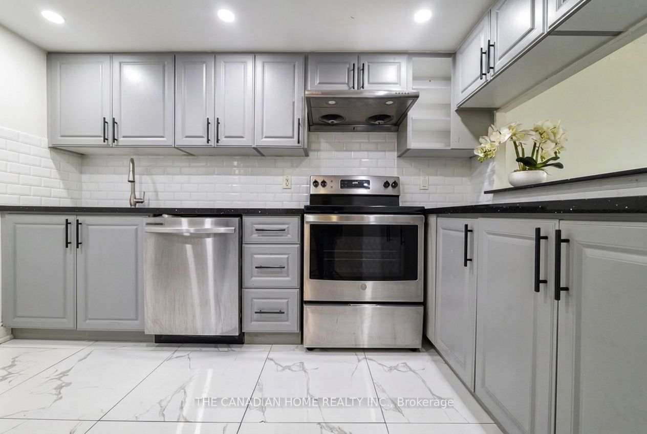 2466 Eglinton Avenue E 214, Toronto, ON M1K 5J8 photo 4