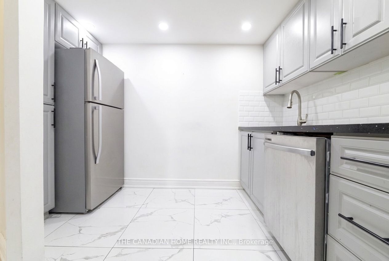 2466 Eglinton Avenue E 214, Toronto, ON M1K 5J8 photo 5