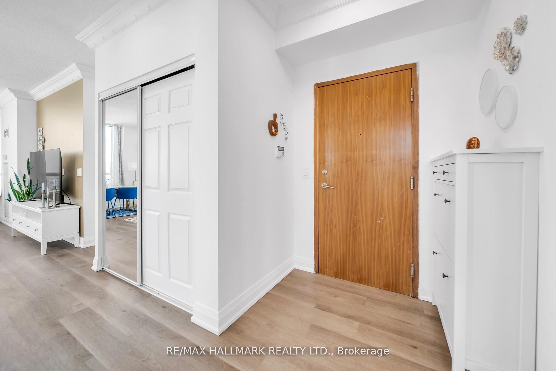 60 Brian Harrison Way PH 3703, Toronto, ON M1P 5J5 photo 5