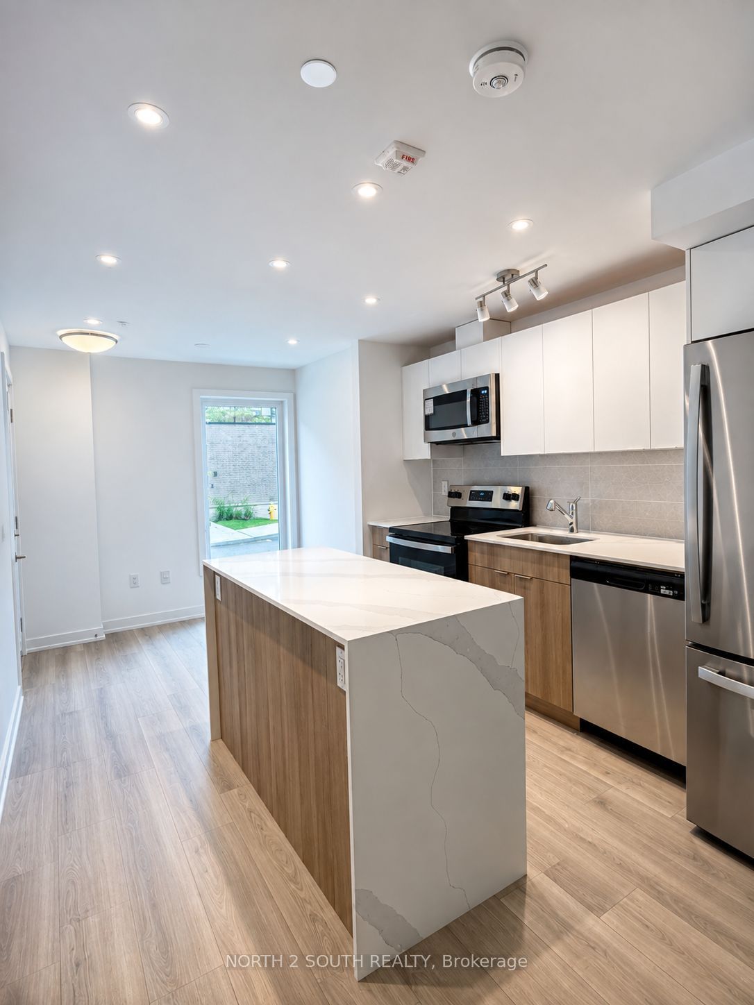 10 Calamint Lane 63, Toronto, ON M1W 2H1 photo 3