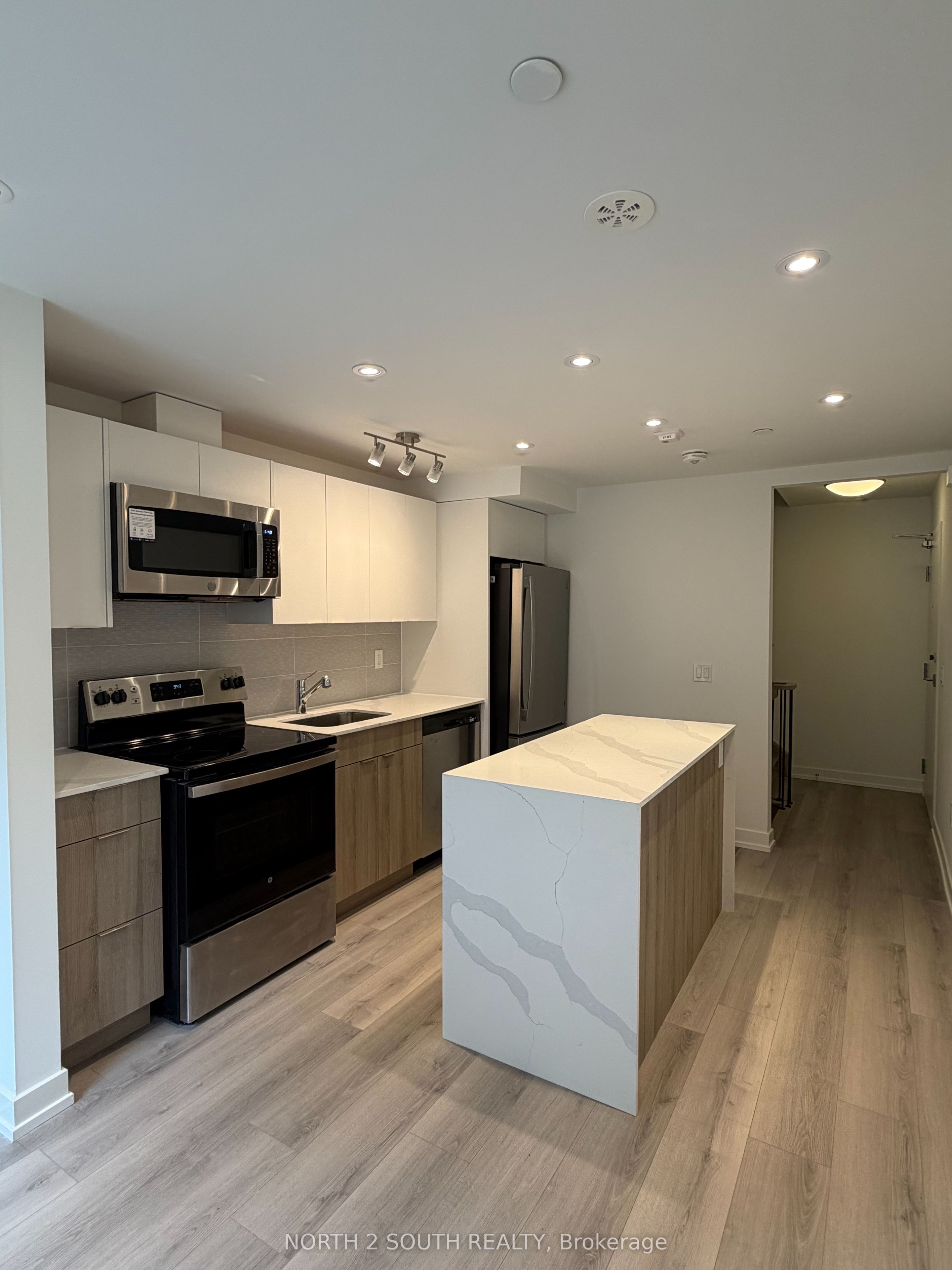 10 Calamint Lane 63, Toronto, ON M1W 2H1 photo 4