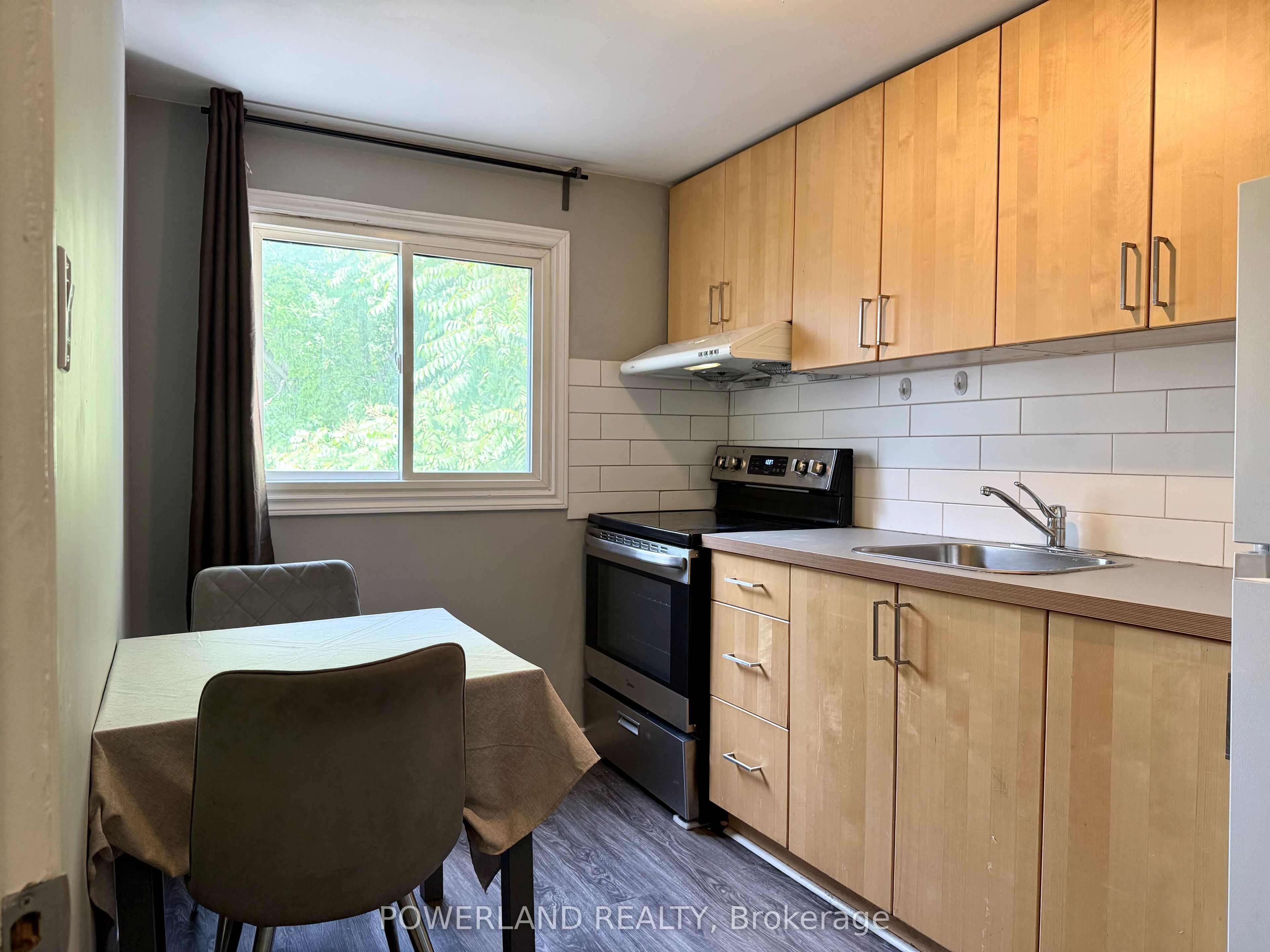 68 Carlaw Avenue A, Toronto, ON M4M 2R7 photo 4