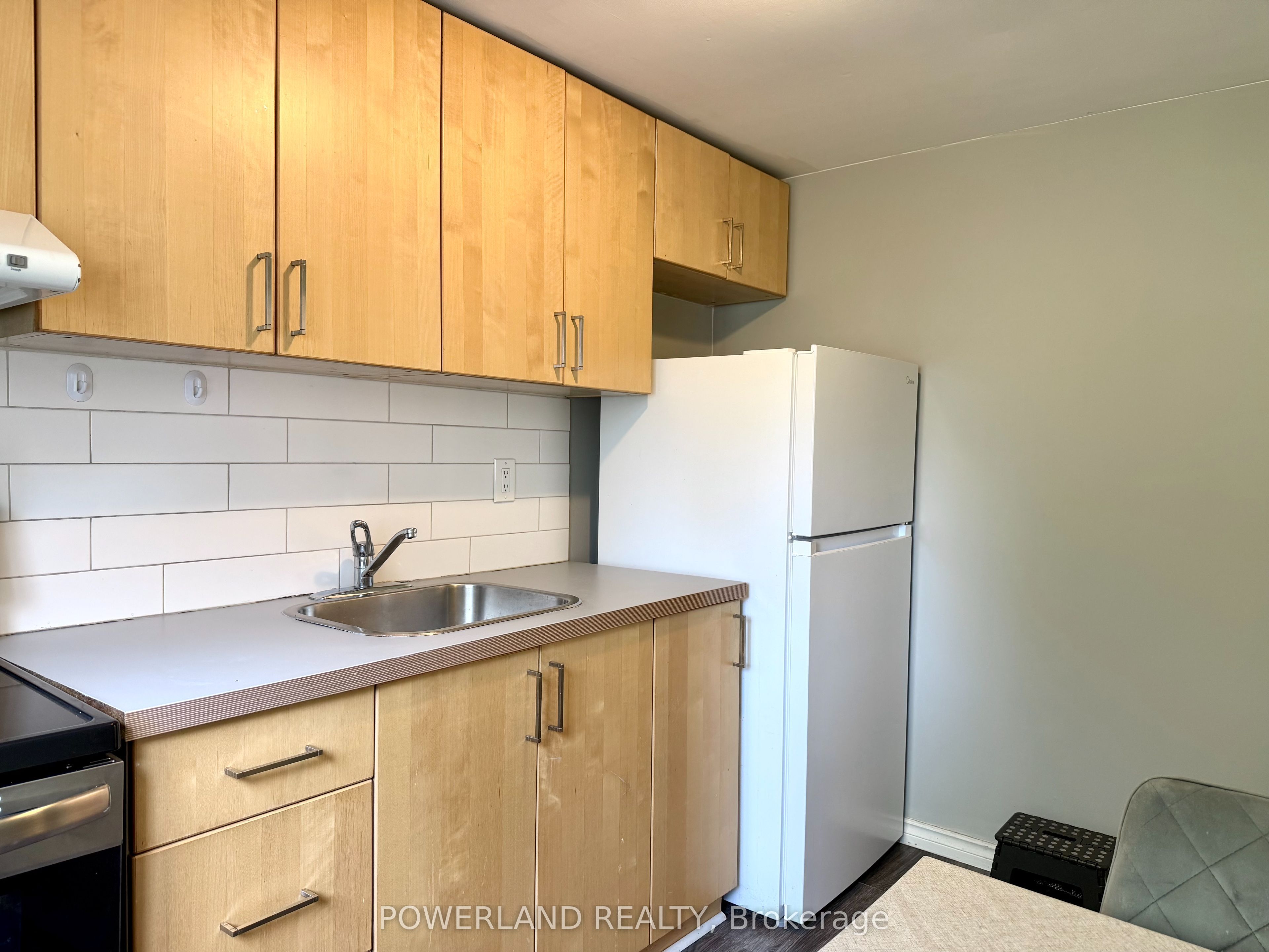 68 Carlaw Avenue A, Toronto, ON M4M 2R7 photo 5