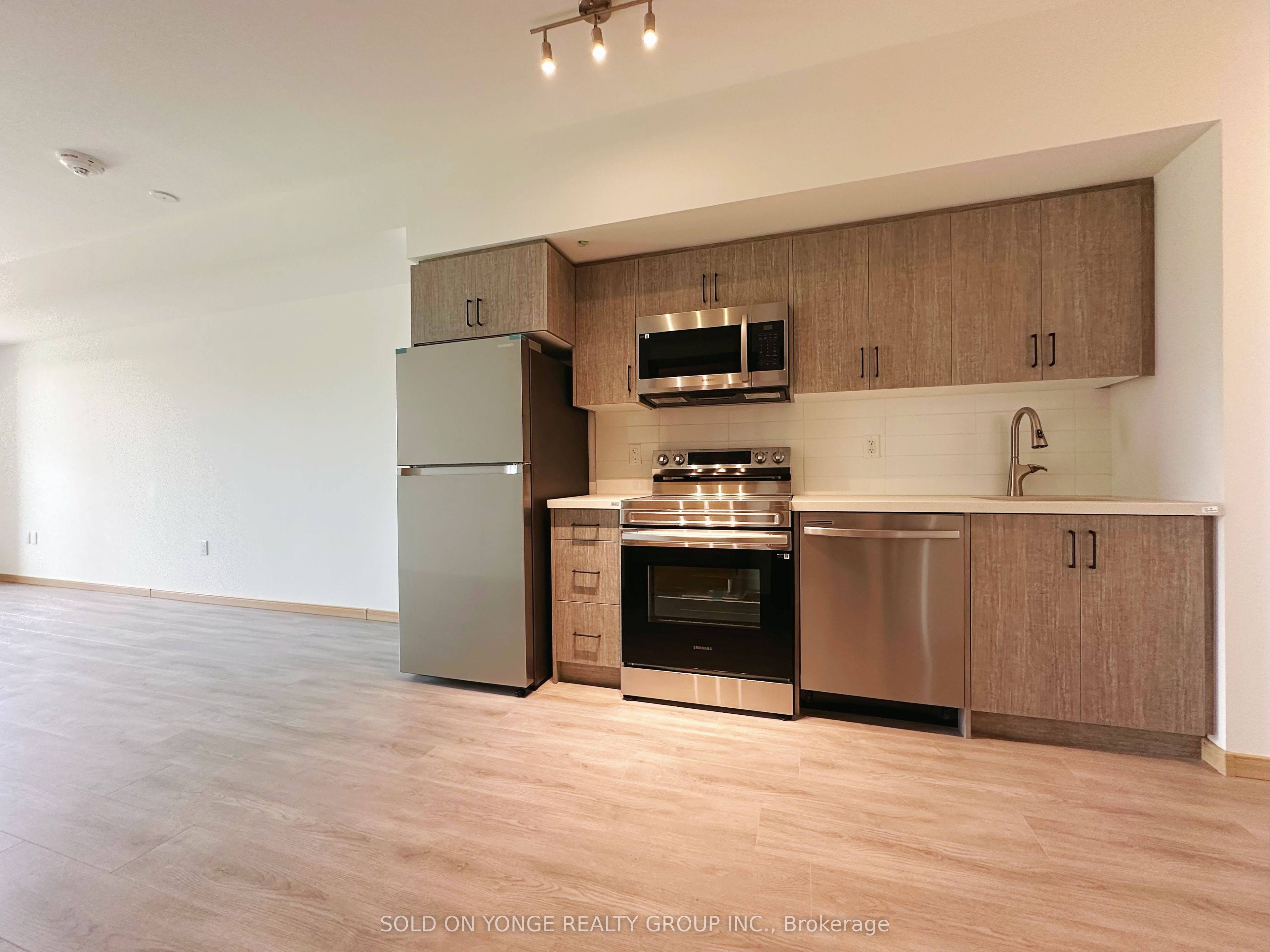 3429 E Sheppard Avenue E 211, Toronto, ON M1T 0C2