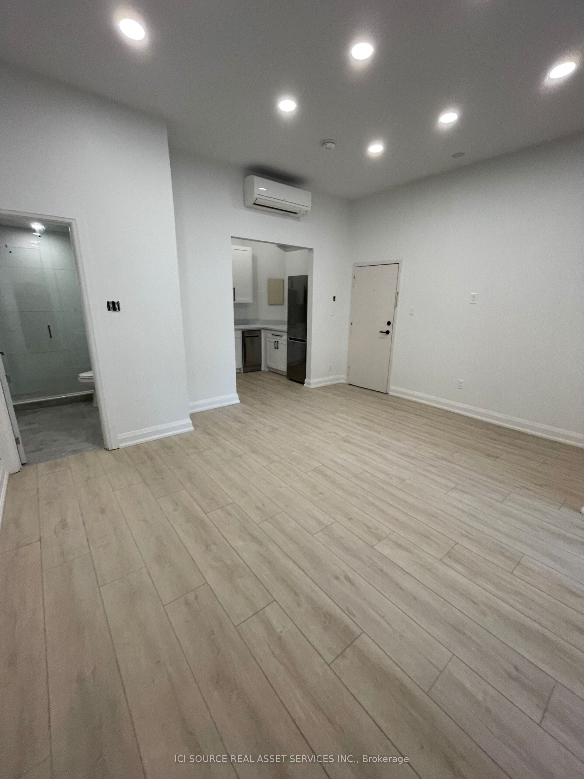 754 Queen Street E 1, Toronto, ON M4M 1H4 photo 5