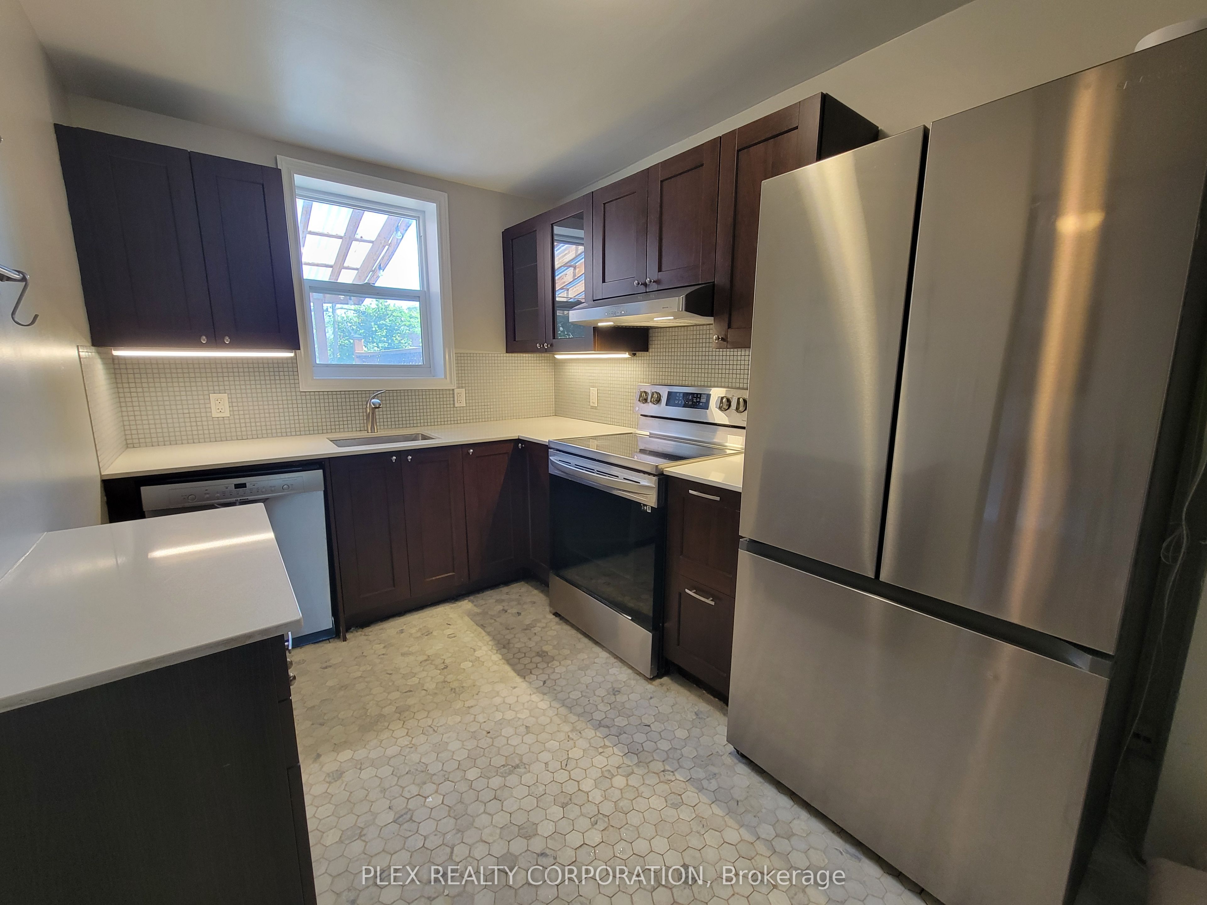 357 Victoria Park Avenue, Toronto, ON M4E 3S9 photo 4
