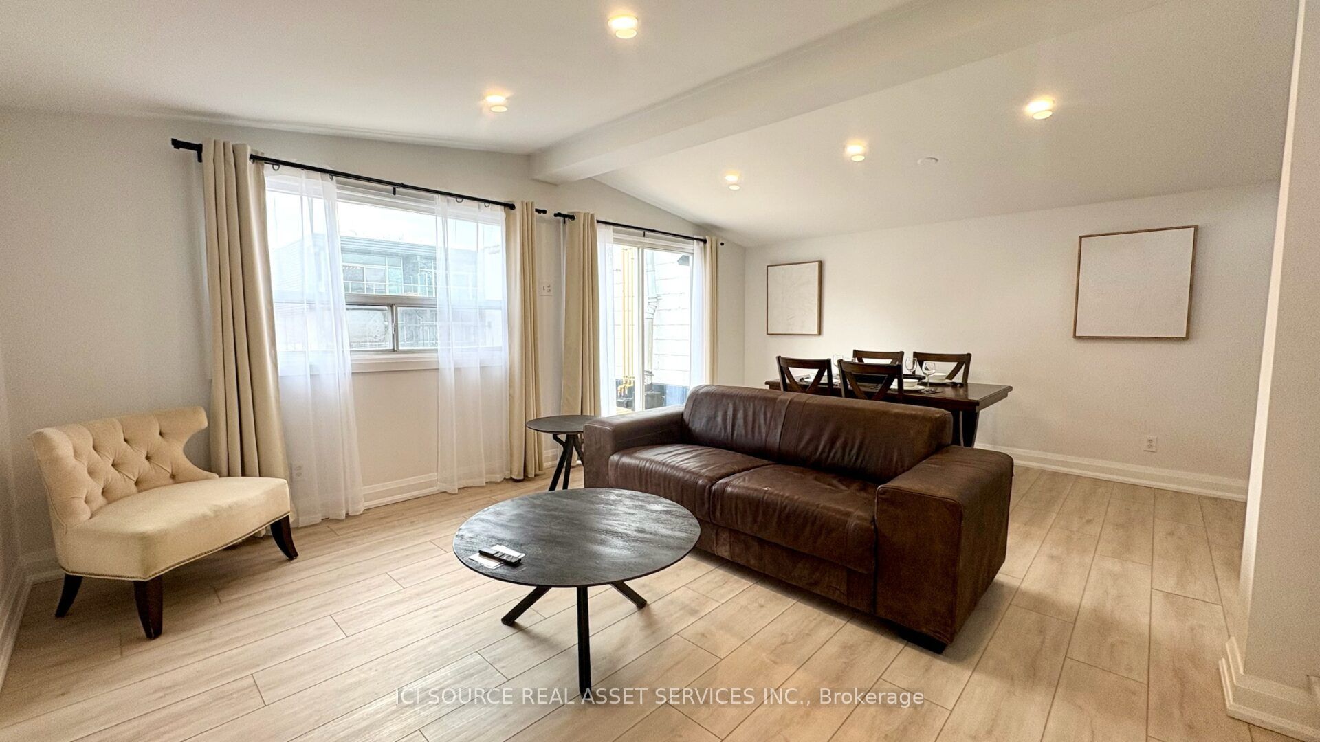 754 Queen Street E 2, Toronto, ON M4M 1H4