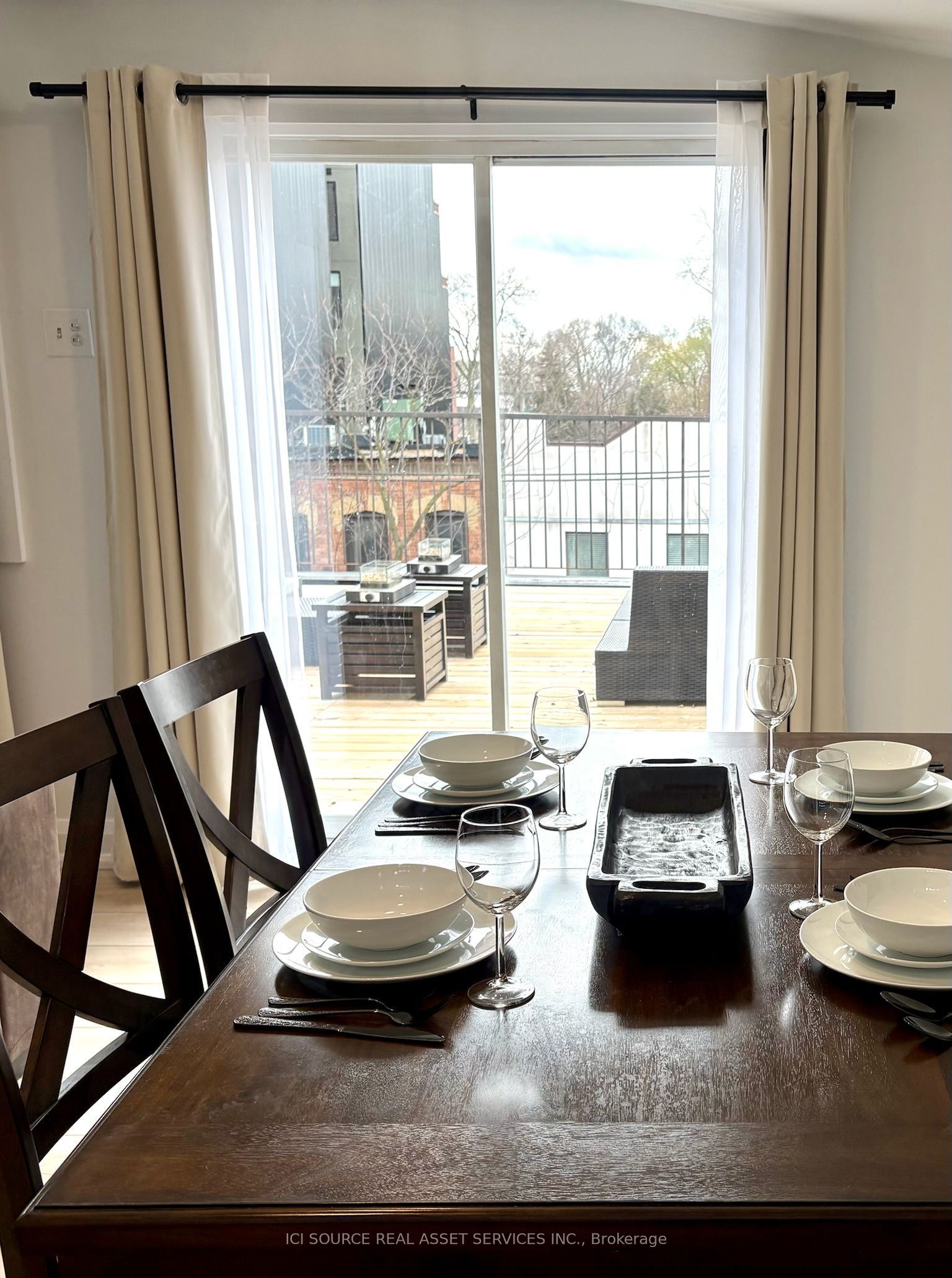 754 Queen Street E 2, Toronto, ON M4M 1H4 photo 3